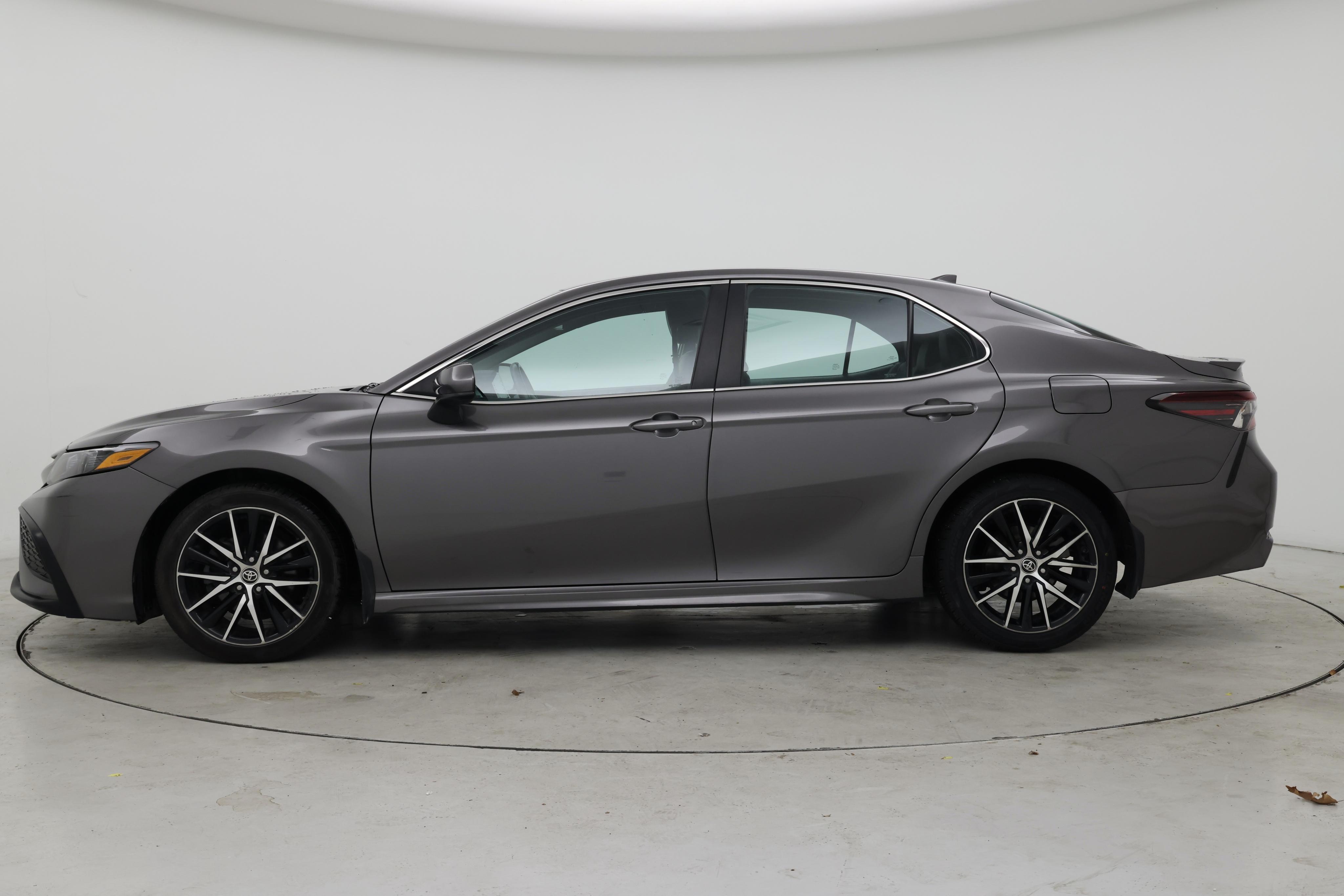 Thumbnail: 2021 Toyota Camry - 3