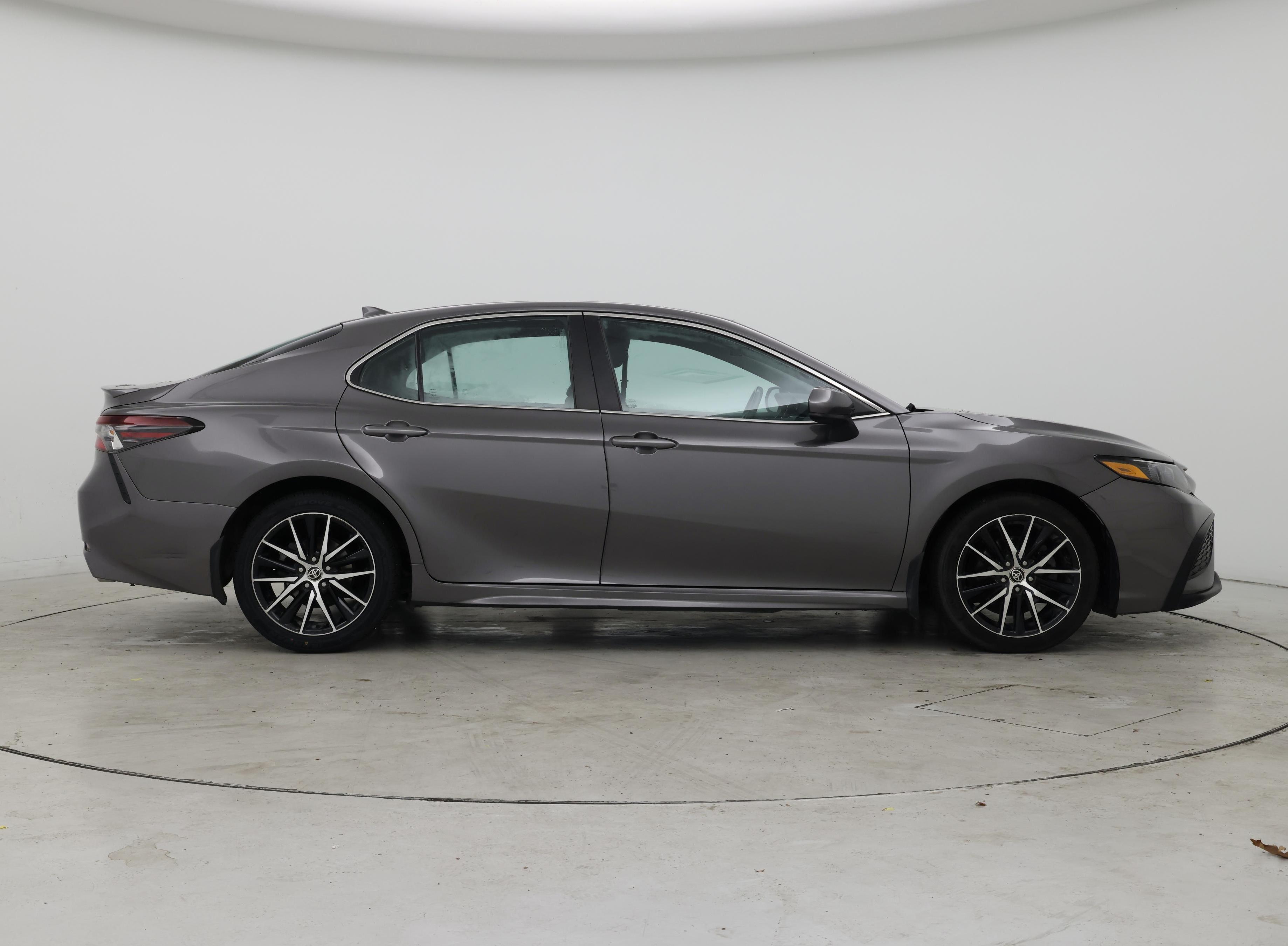 Thumbnail: 2021 Toyota Camry - 7