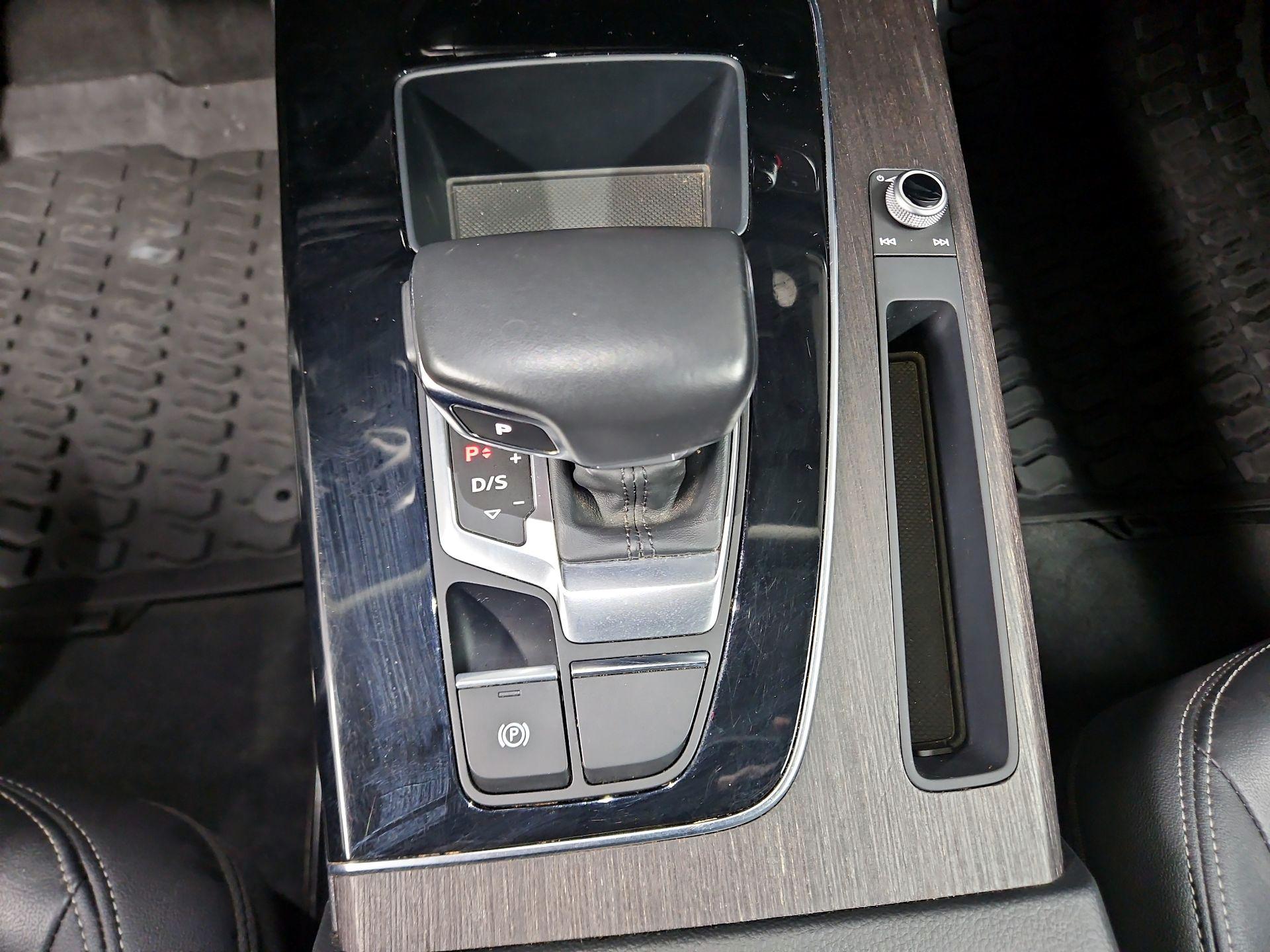 Thumbnail: 2022 Audi Q5 - 17