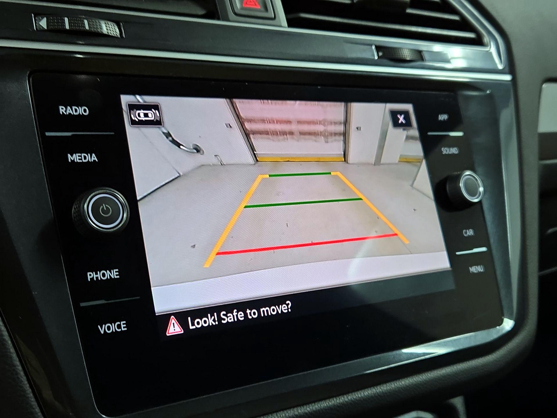 Thumbnail: 2024 Volkswagen Tiguan - 14