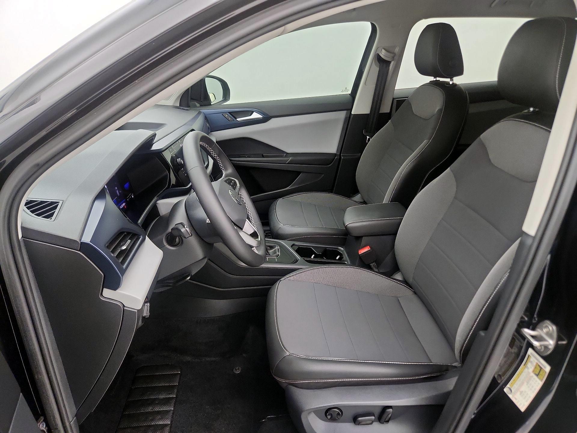 Thumbnail: 2022 Volkswagen Taos - 11