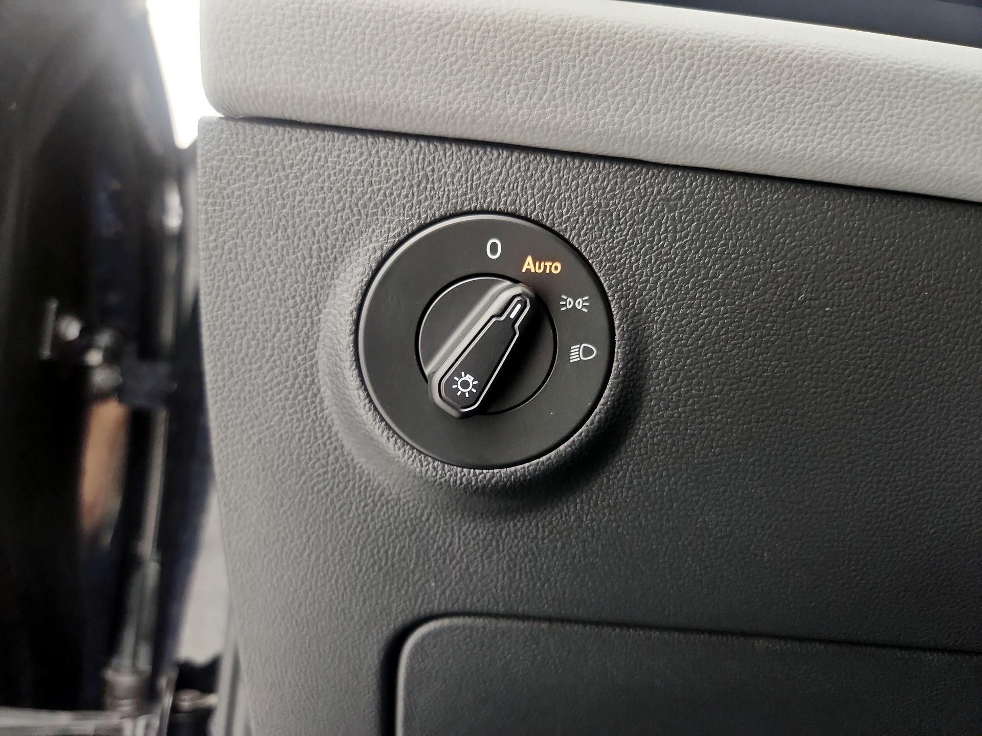 Thumbnail: 2022 Volkswagen Taos - 13