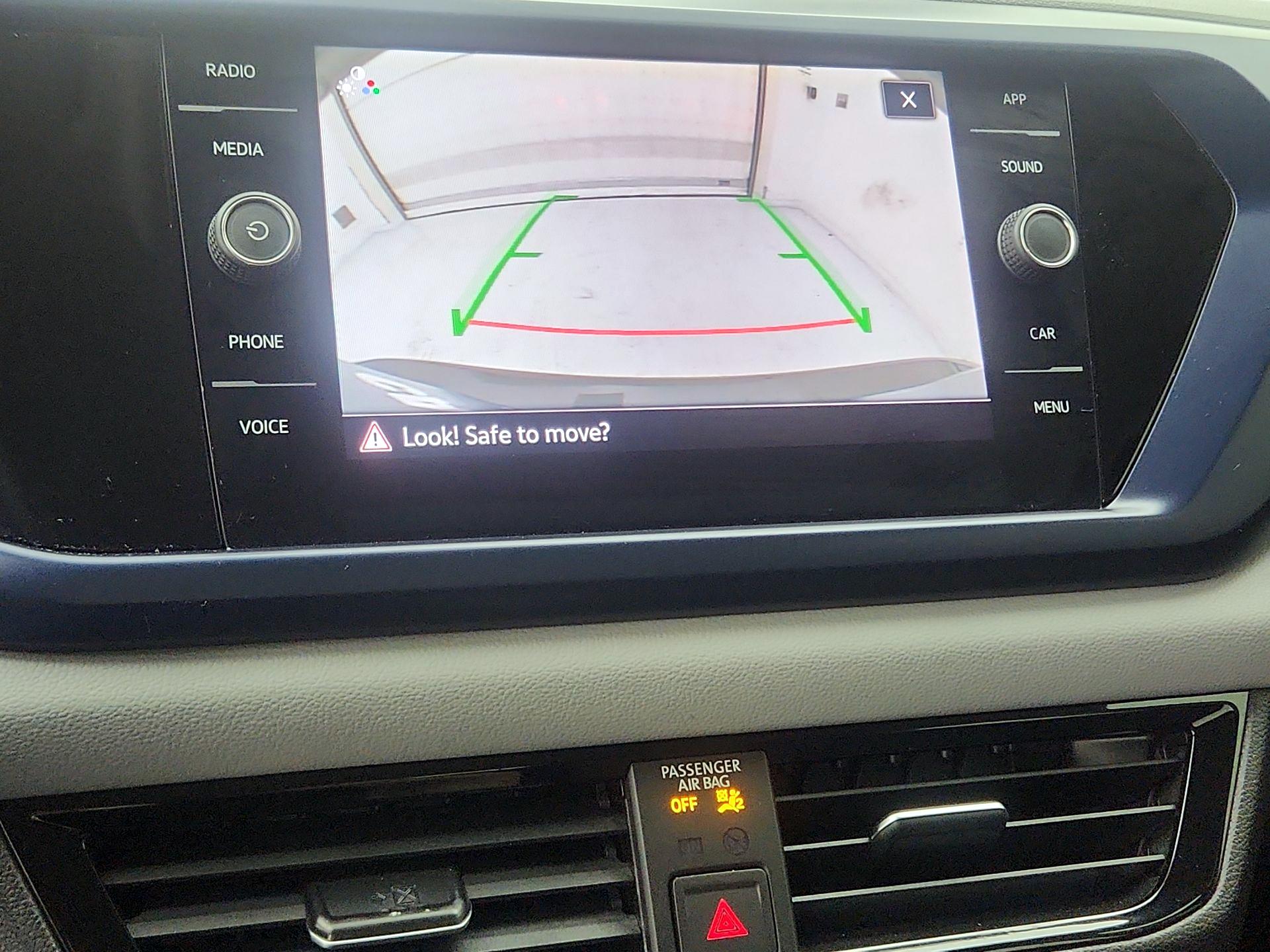 Thumbnail: 2022 Volkswagen Taos - 14