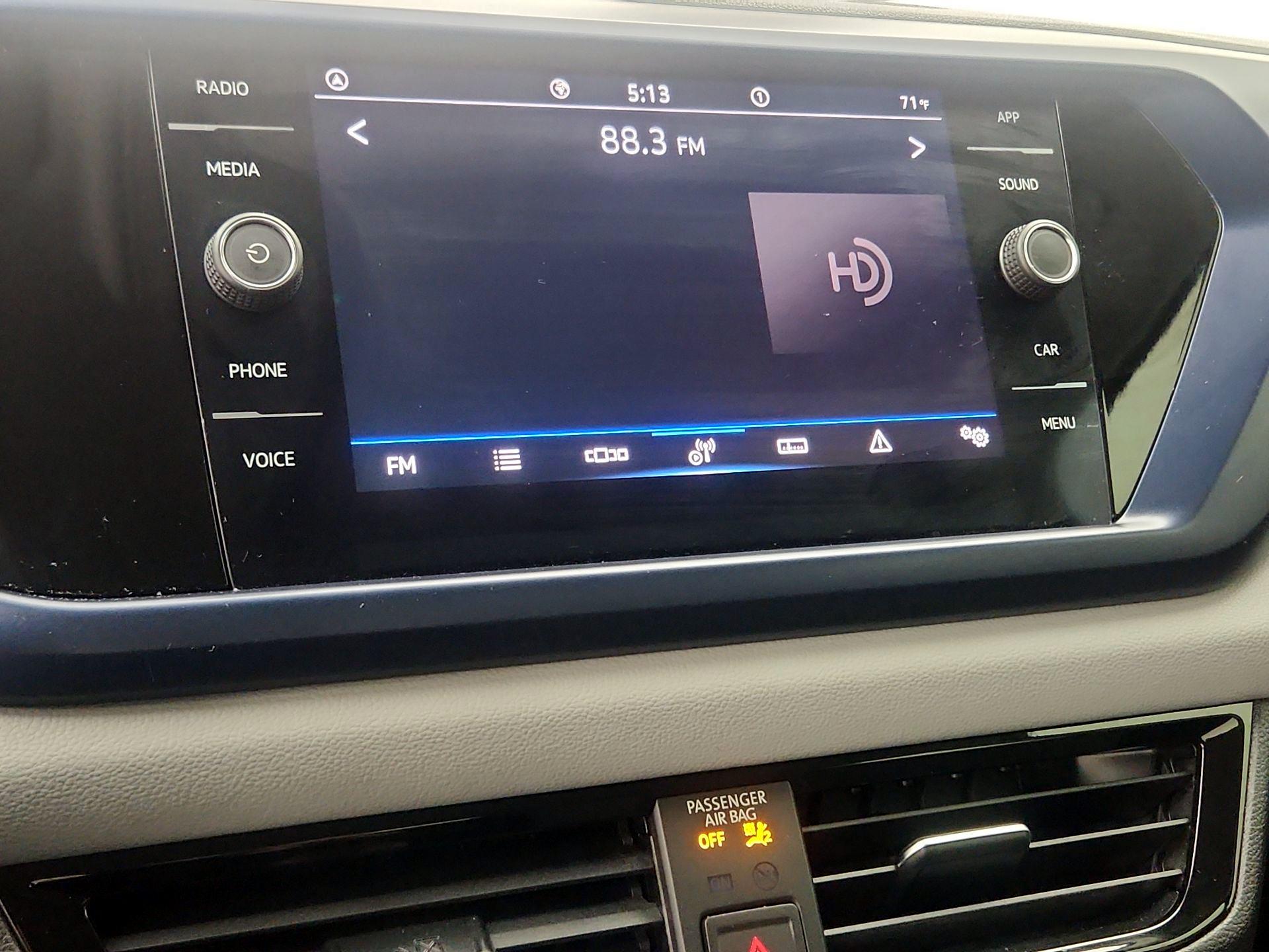 Thumbnail: 2022 Volkswagen Taos - 15