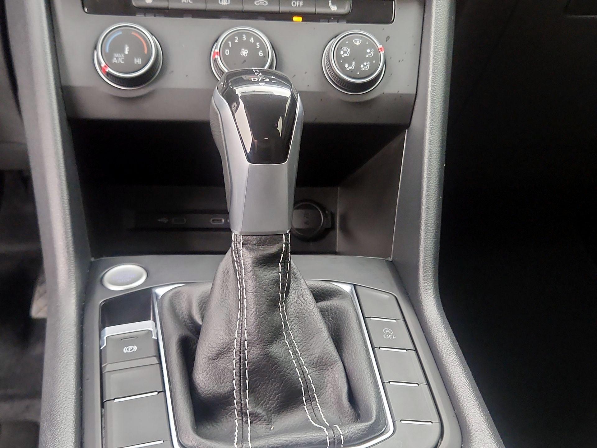 Thumbnail: 2022 Volkswagen Taos - 17