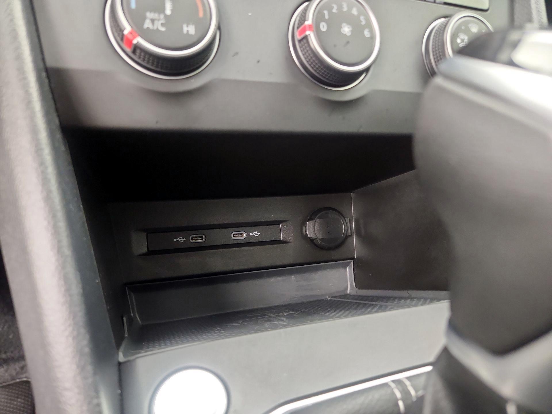 Thumbnail: 2022 Volkswagen Taos - 18