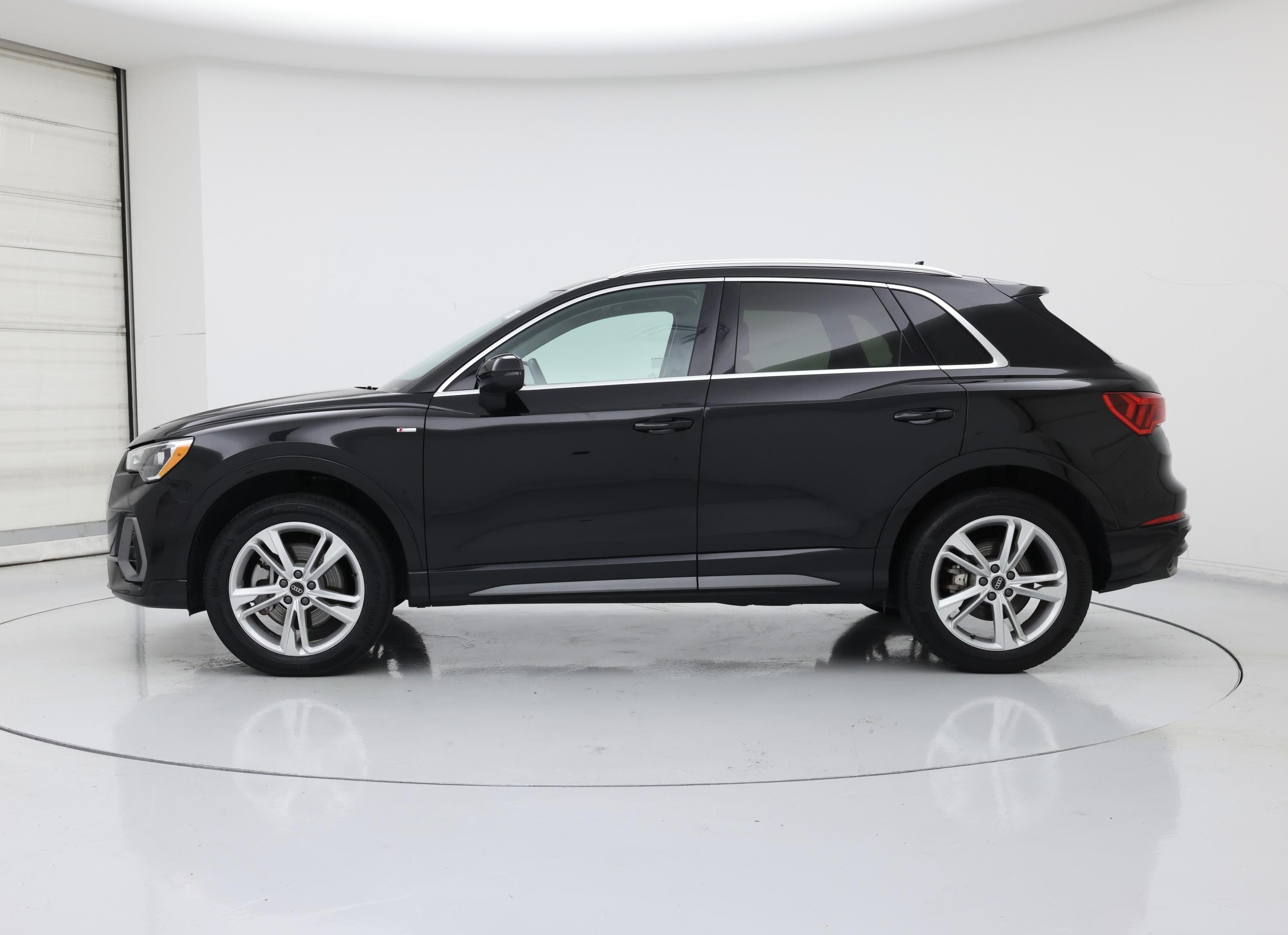 Thumbnail: 2022 Audi Q3 - 3