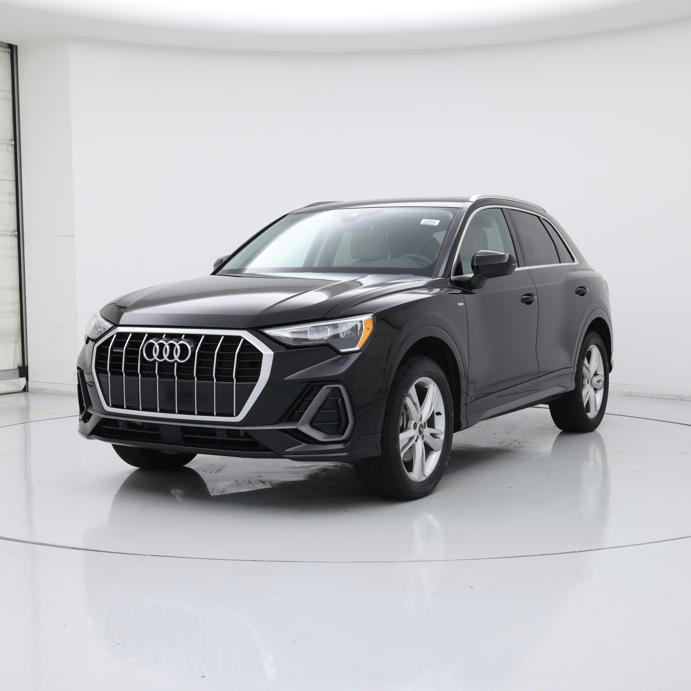 Thumbnail: 2022 Audi Q3 - 4