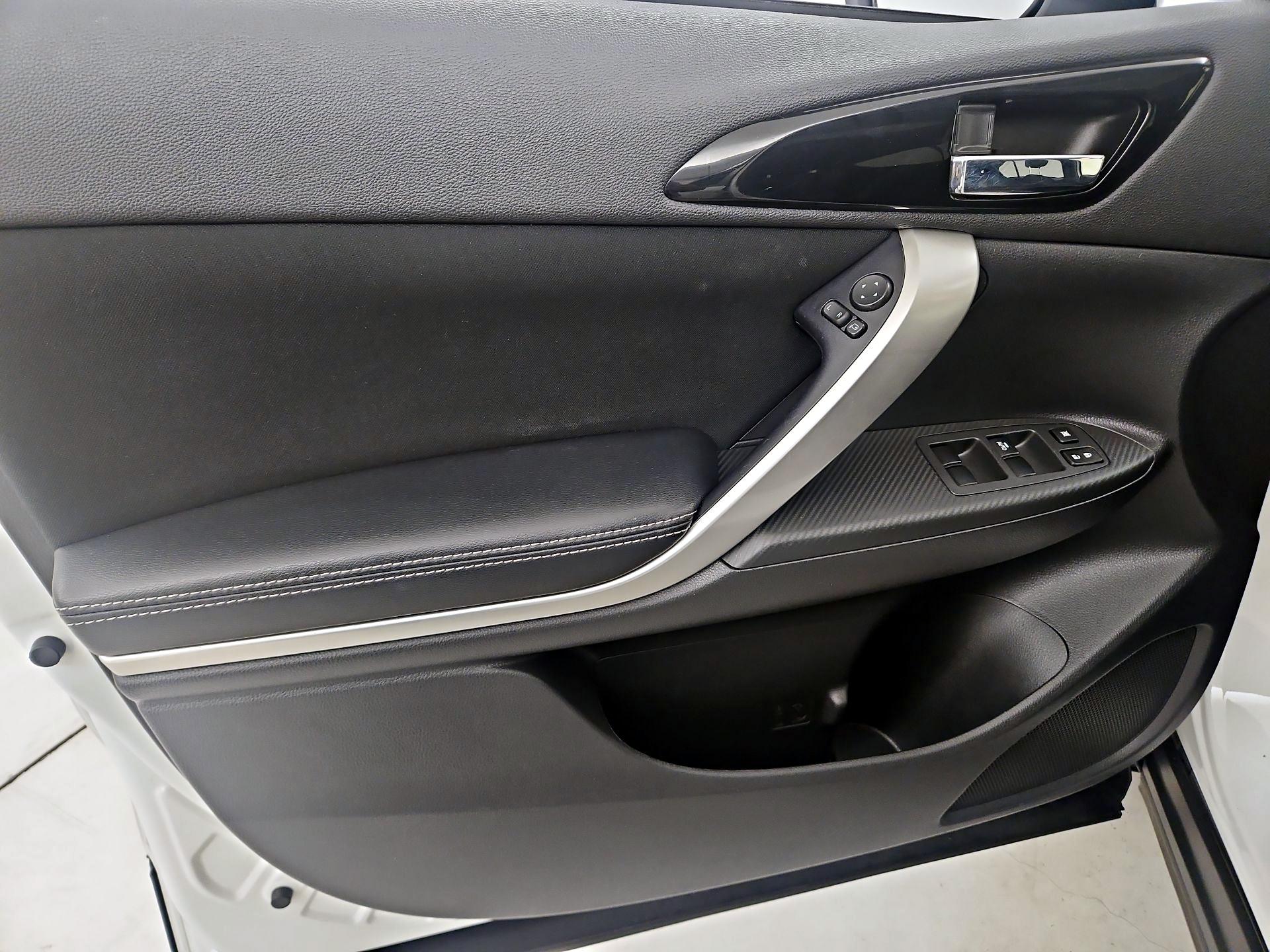 Thumbnail: 2020 Mitsubishi Eclipse Cross - 12