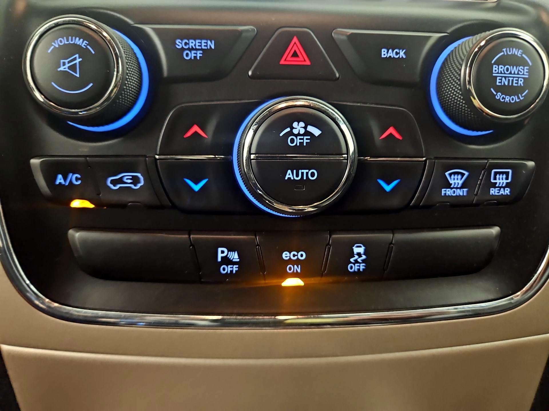 Thumbnail: 2015 Jeep Grand Cherokee - 17