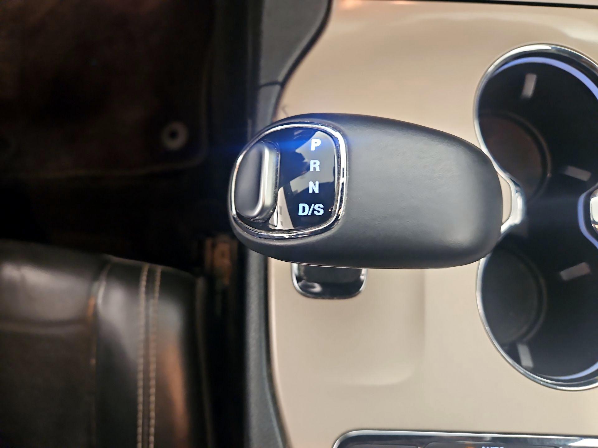 Thumbnail: 2015 Jeep Grand Cherokee - 18