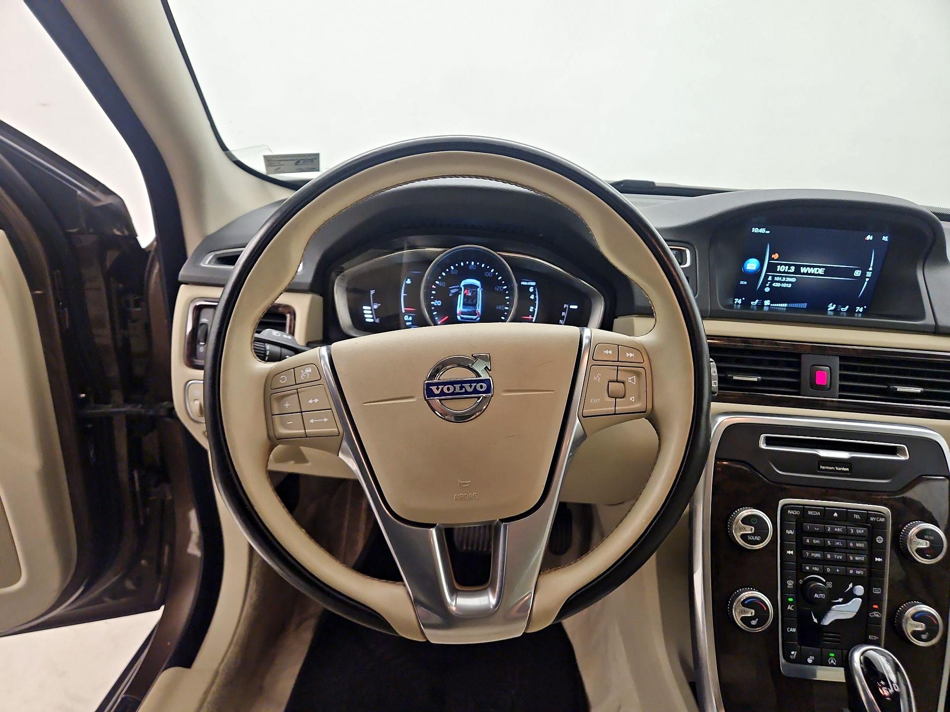 Thumbnail: 2015 Volvo XC70 - 10