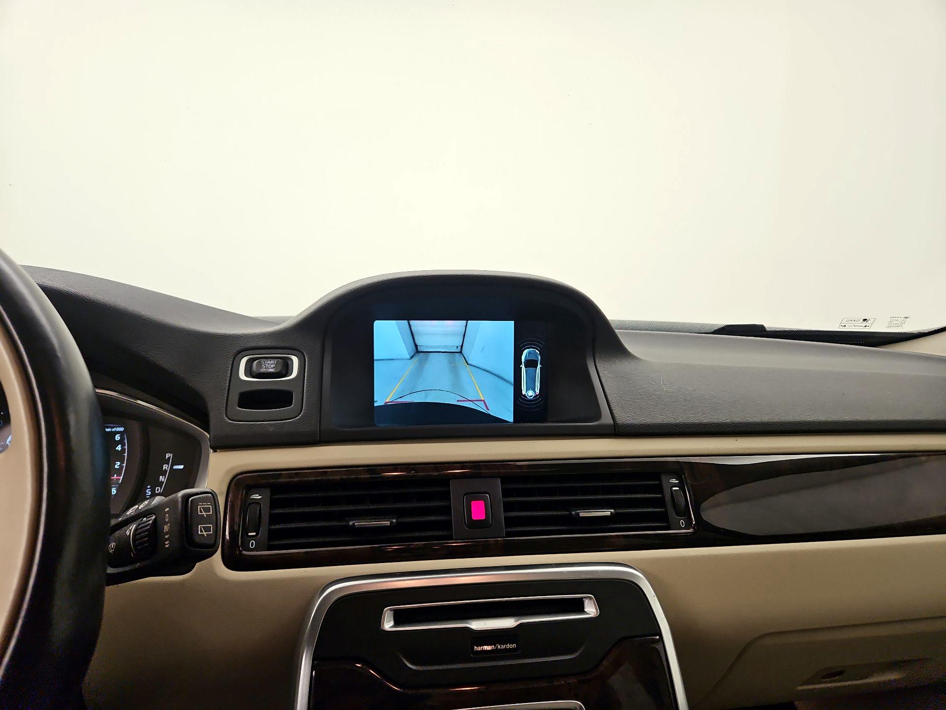 Thumbnail: 2015 Volvo XC70 - 14