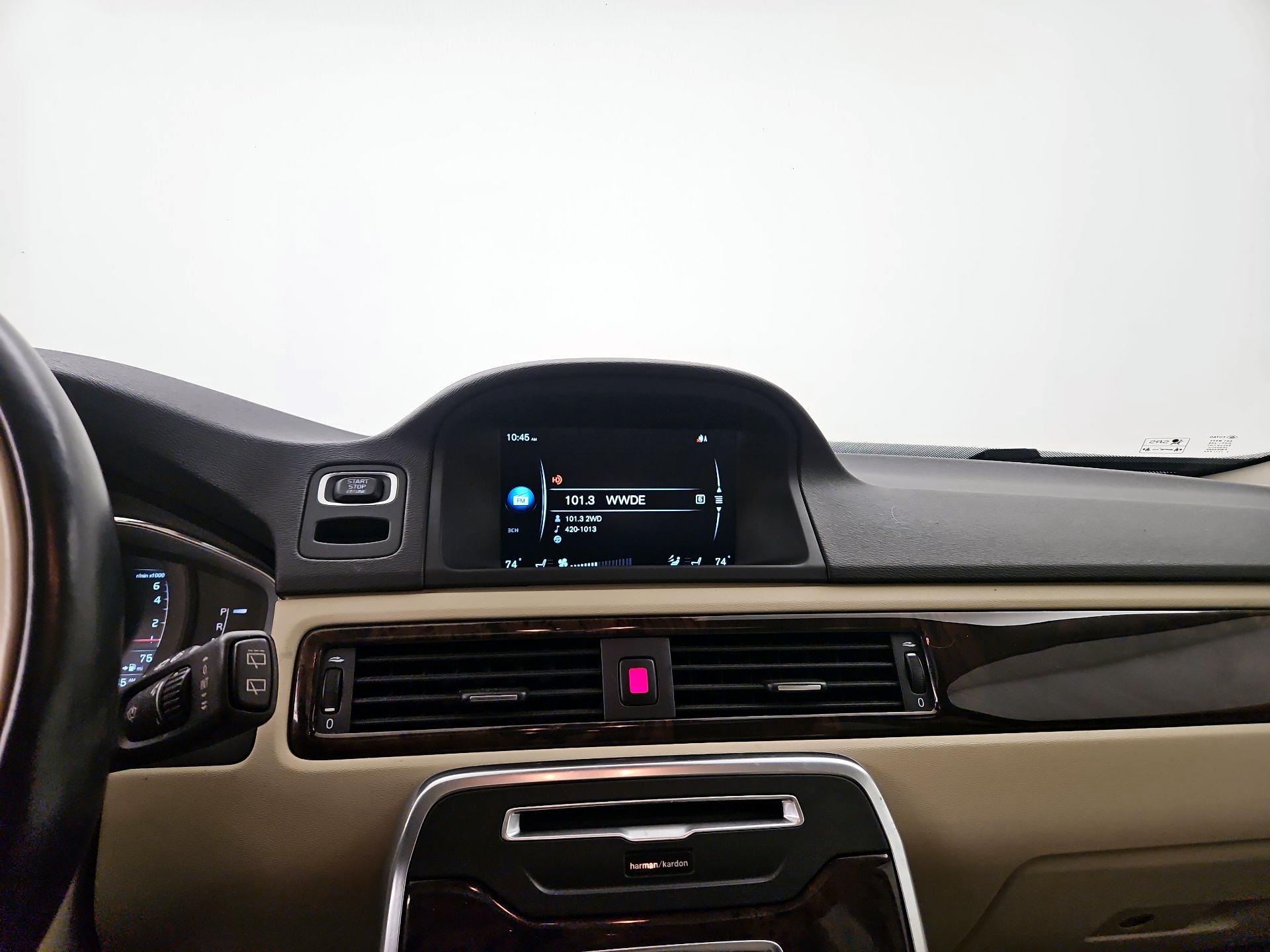 Thumbnail: 2015 Volvo XC70 - 15