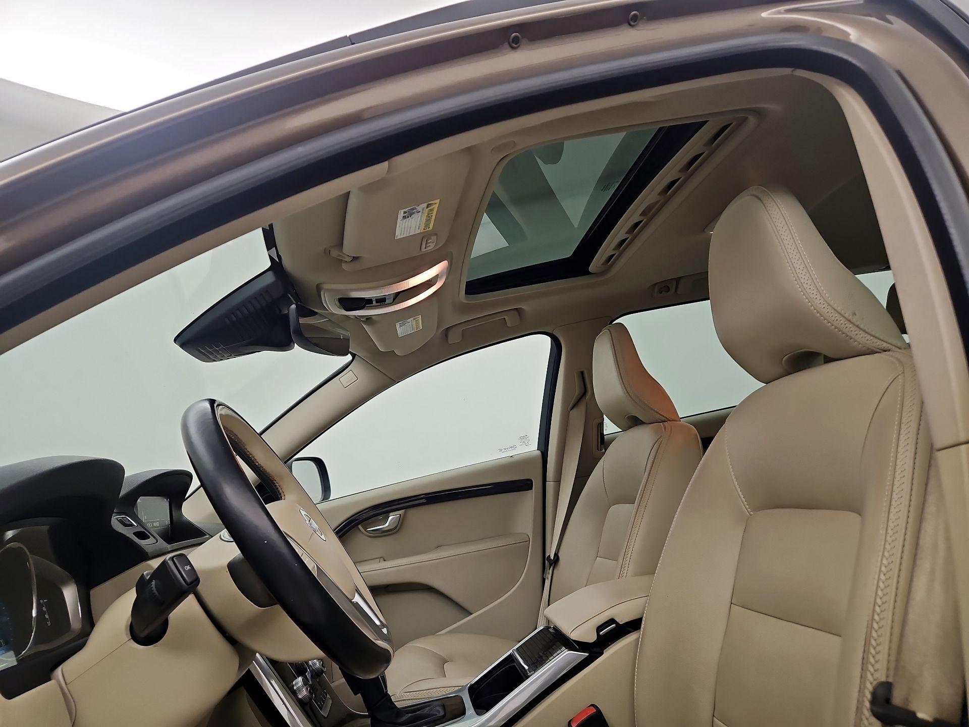 Thumbnail: 2015 Volvo XC70 - 19