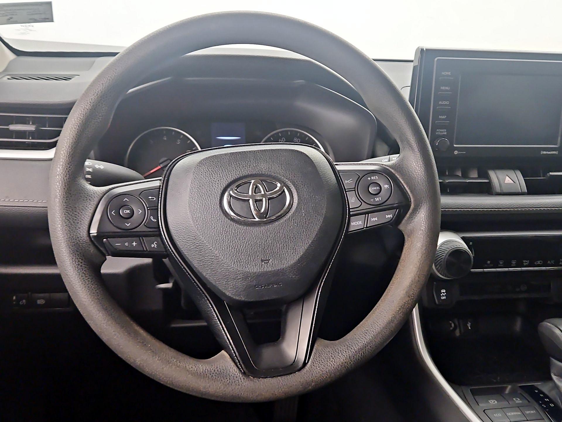 Thumbnail: 2021 Toyota RAV4 - 10