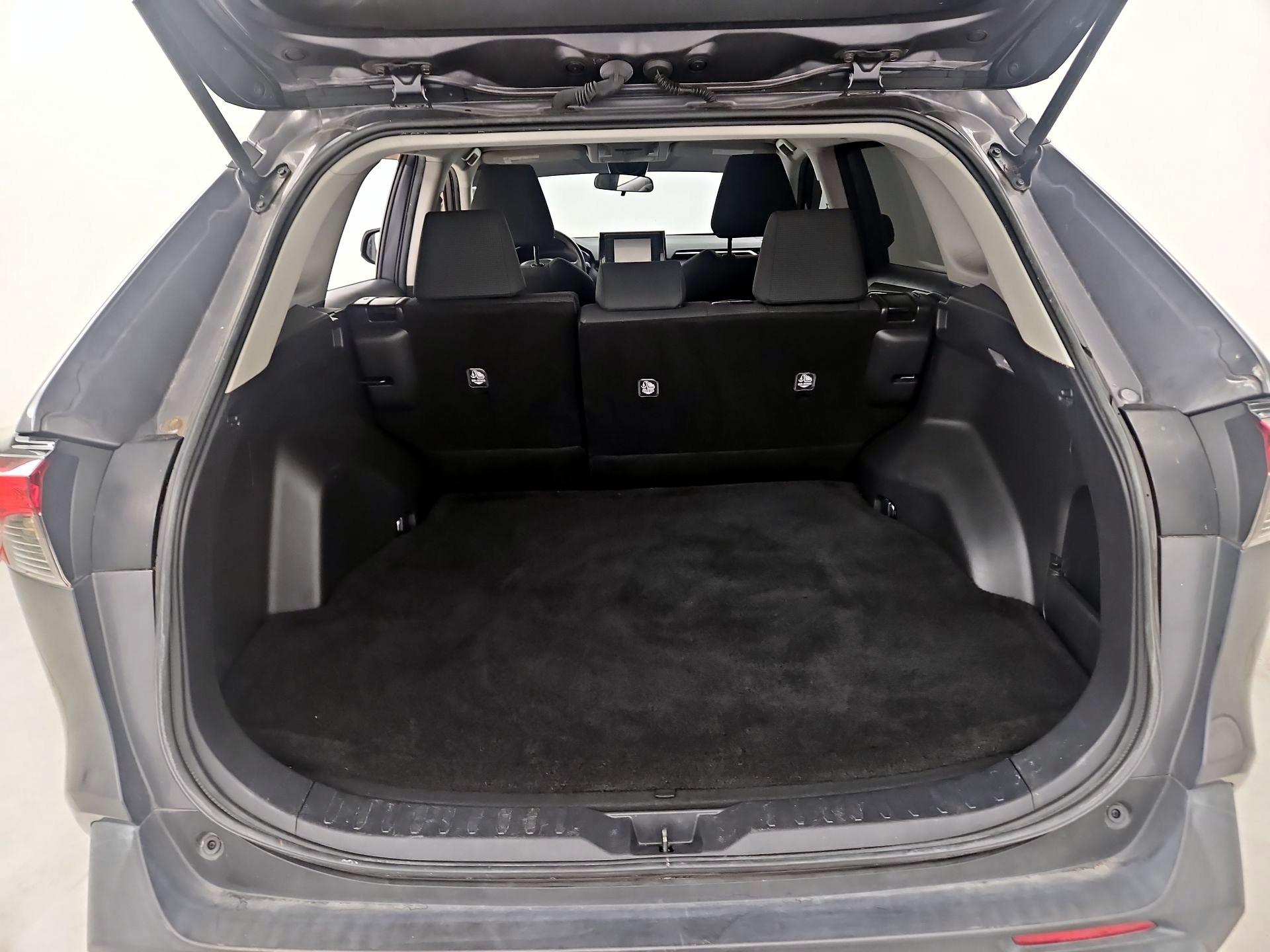 Thumbnail: 2021 Toyota RAV4 - 20