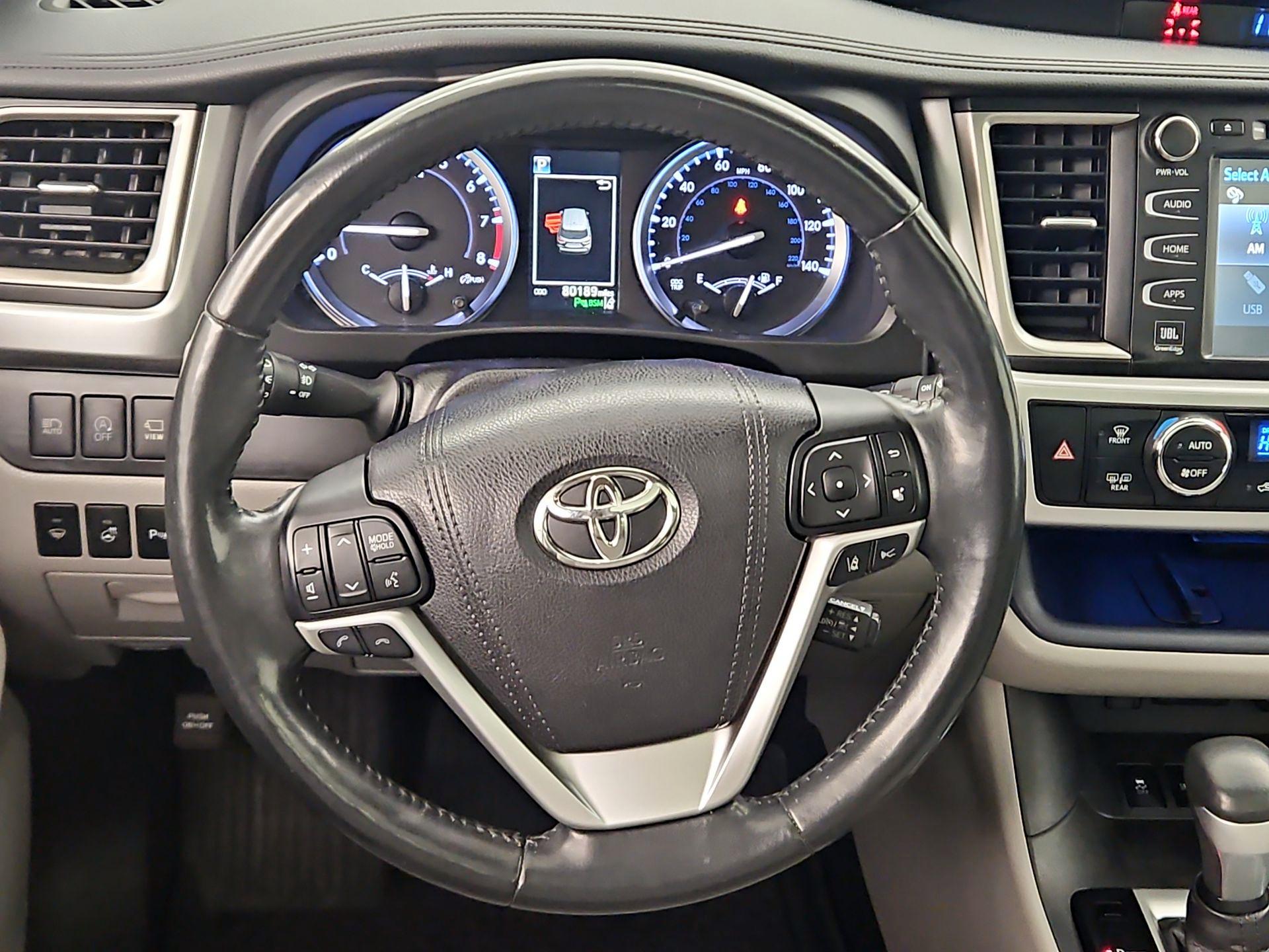 Thumbnail: 2017 Toyota Highlander - 10