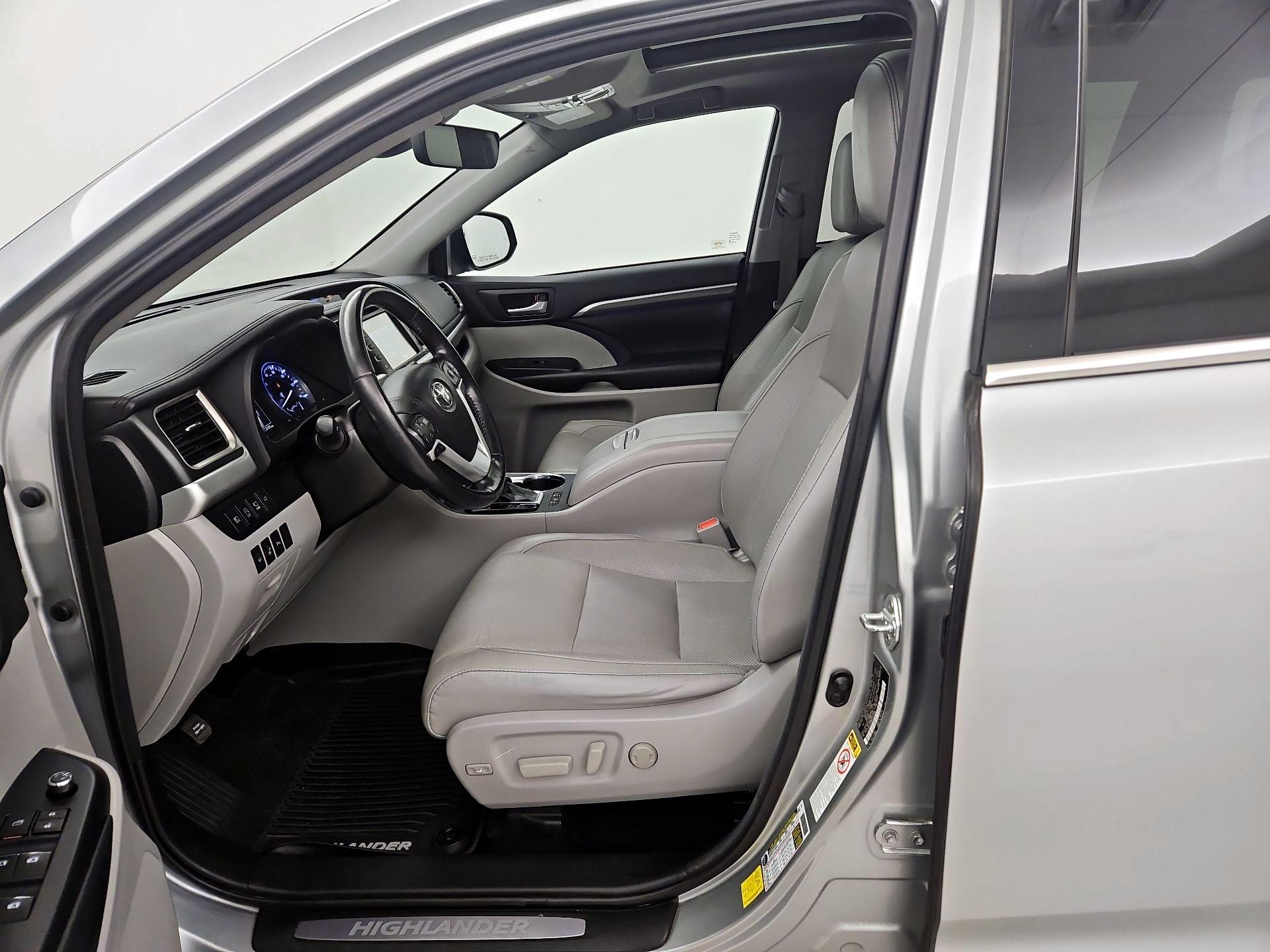 Thumbnail: 2017 Toyota Highlander - 11