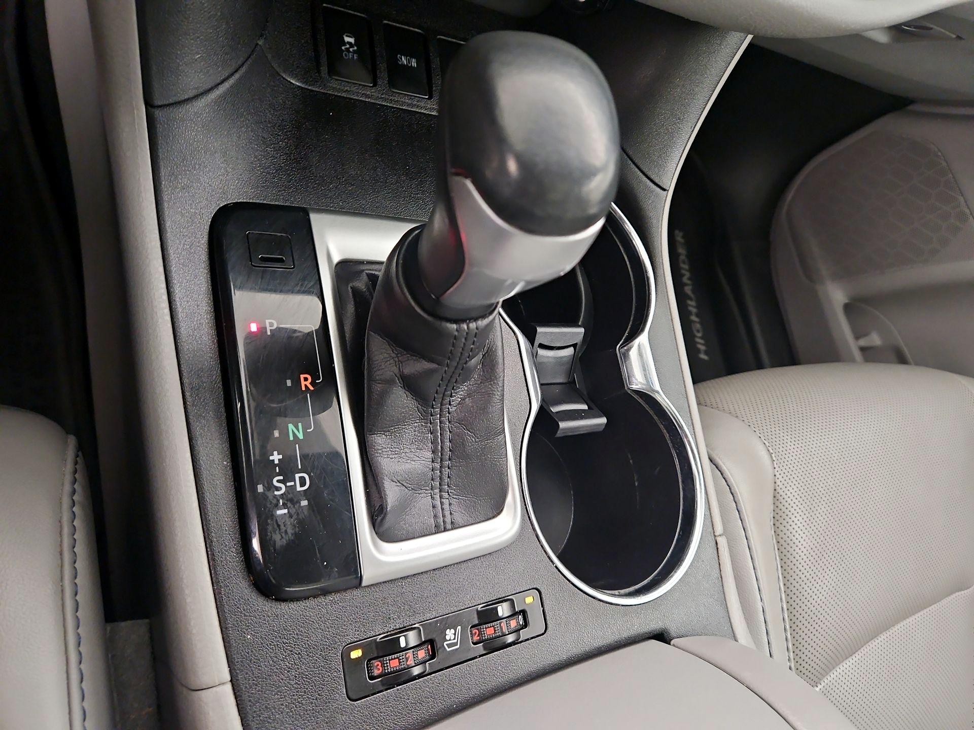 Thumbnail: 2017 Toyota Highlander - 18