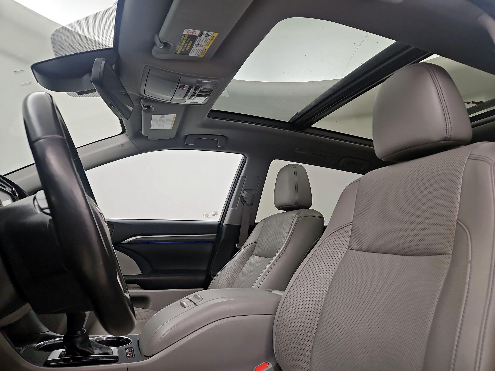 Thumbnail: 2017 Toyota Highlander - 20