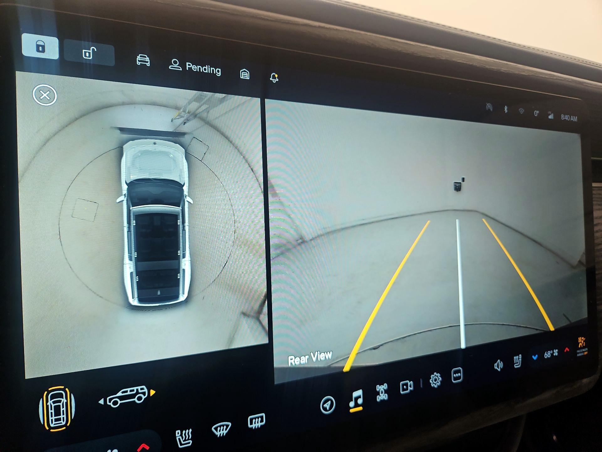 Thumbnail: 2023 Rivian R1S - 14