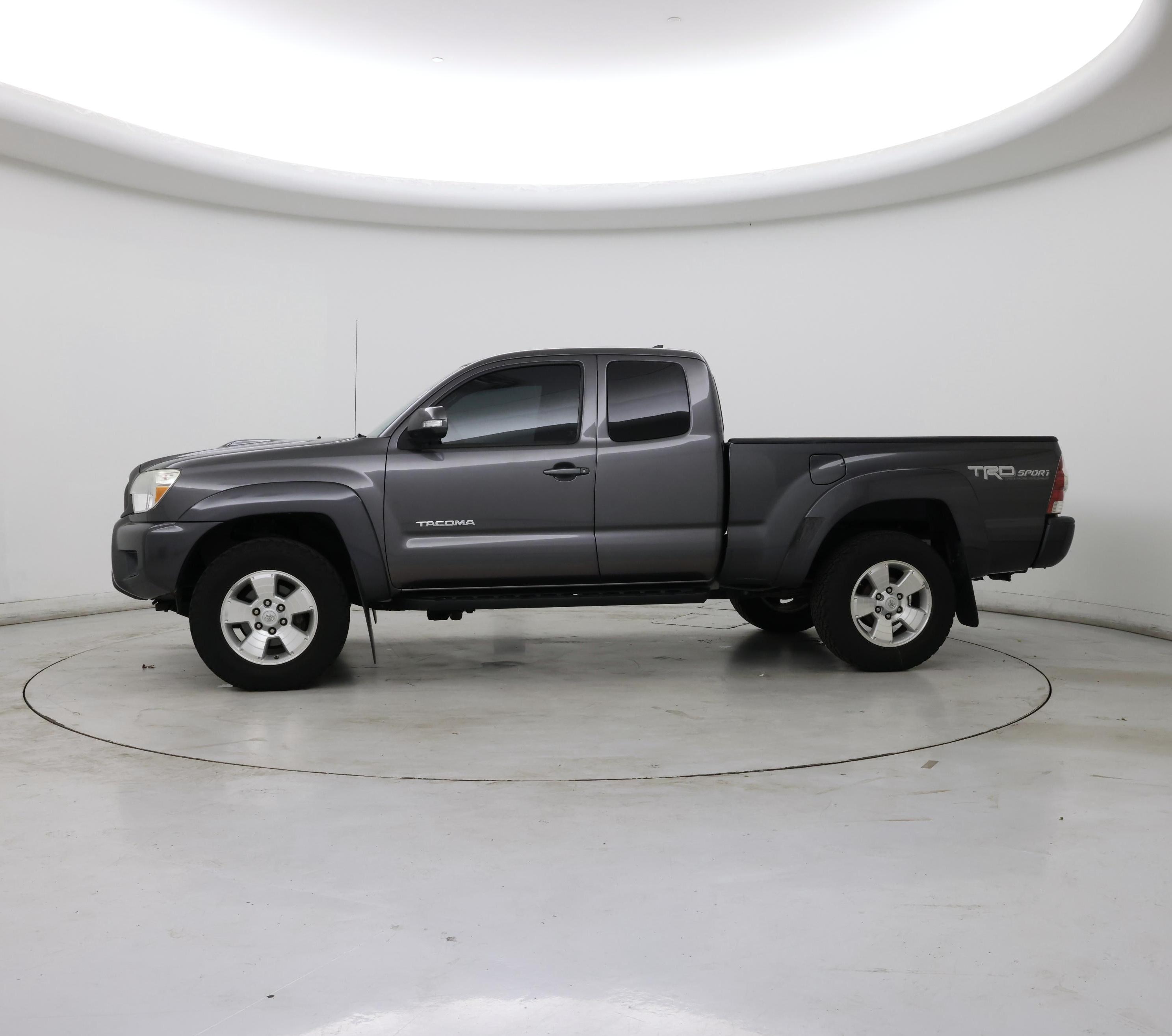 Thumbnail: 2014 Toyota Tacoma - 3