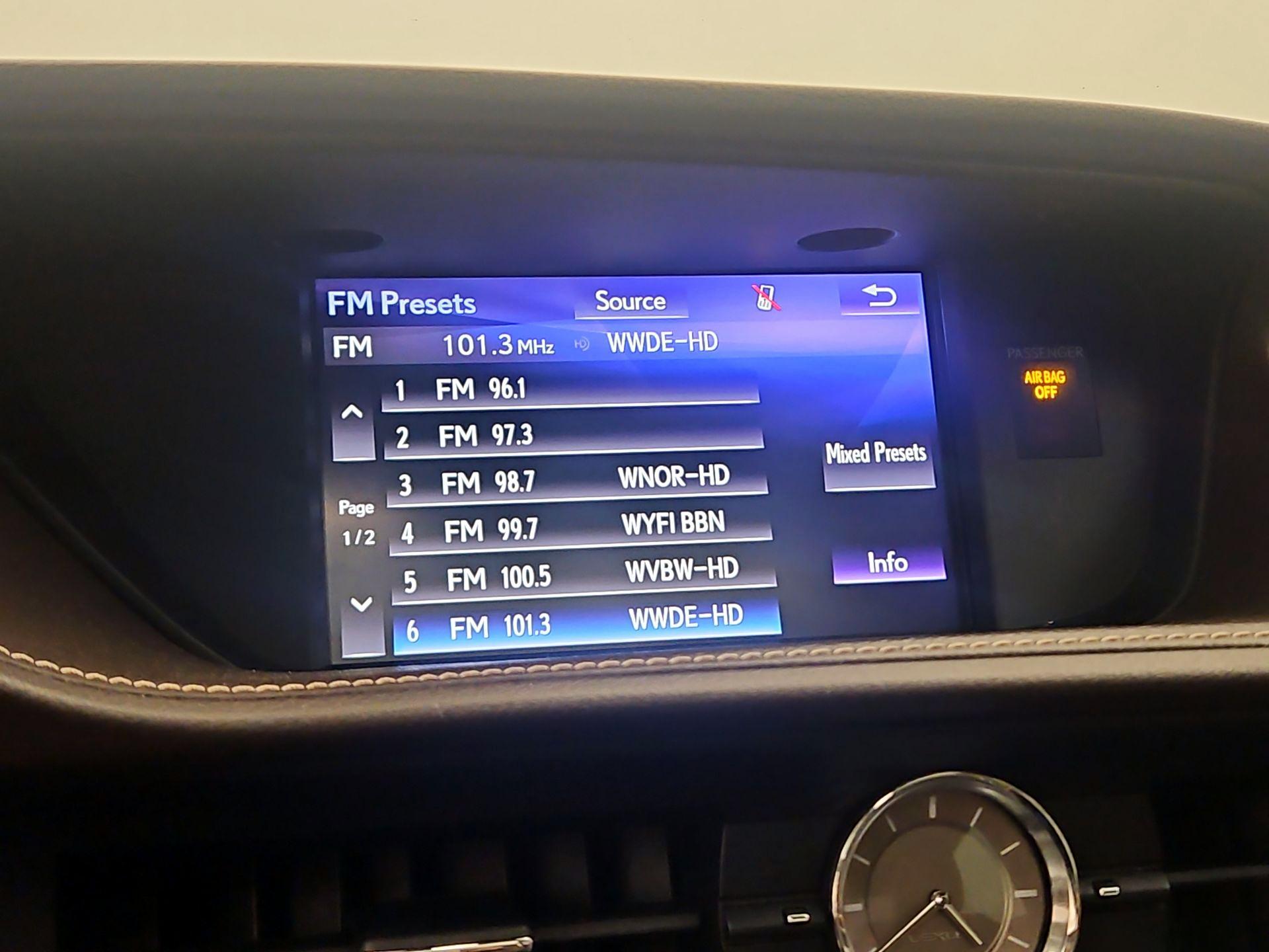 Thumbnail: 2017 Lexus ES - 16