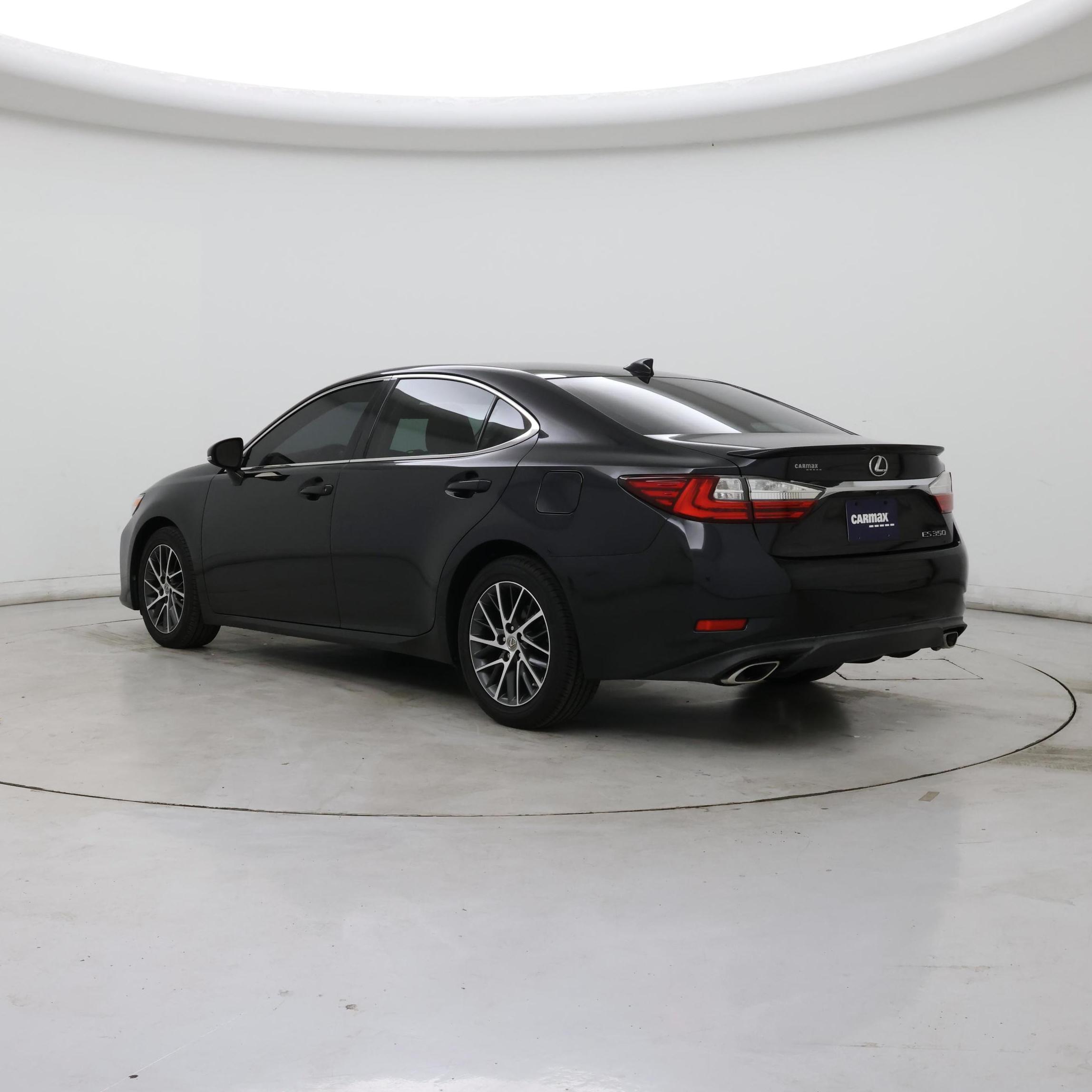 Thumbnail: 2017 Lexus ES - 2