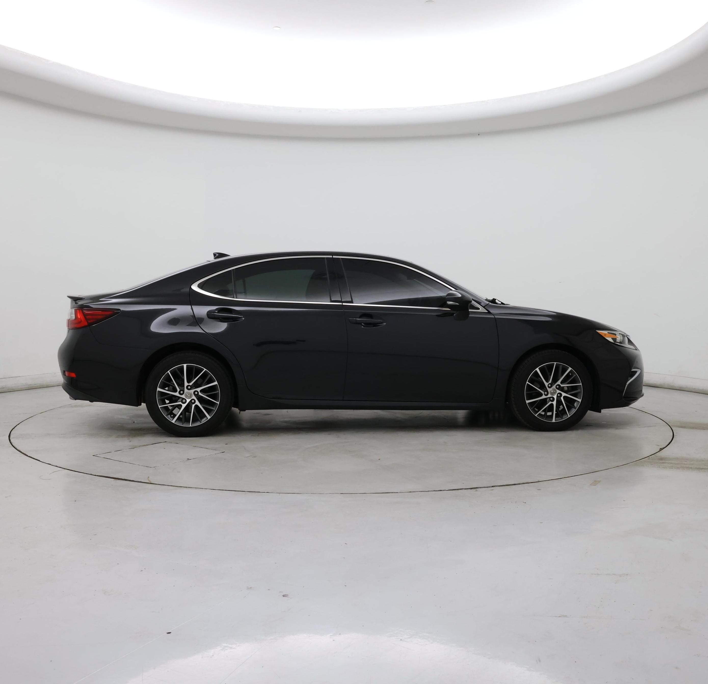 Thumbnail: 2017 Lexus ES - 7