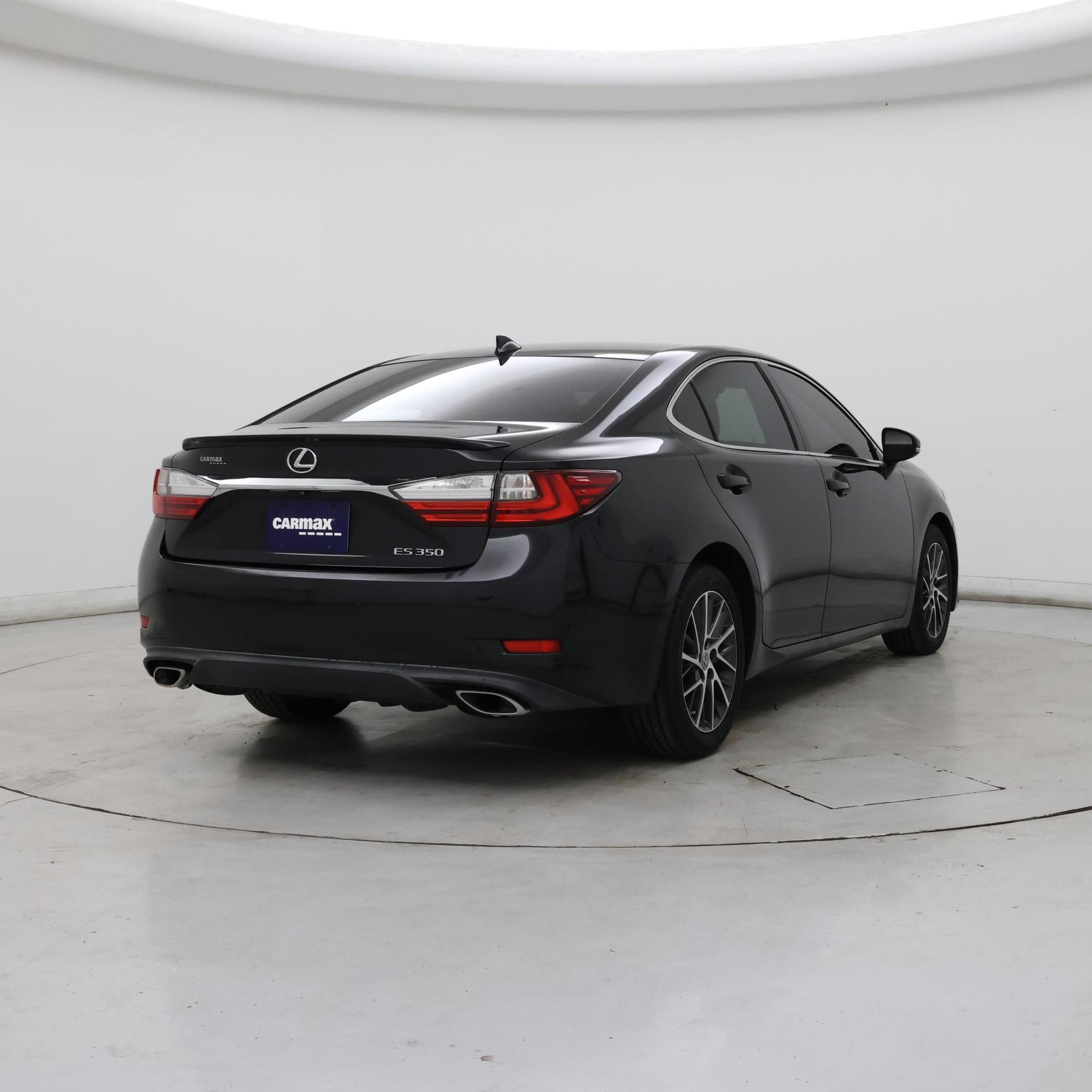 Thumbnail: 2017 Lexus ES - 8