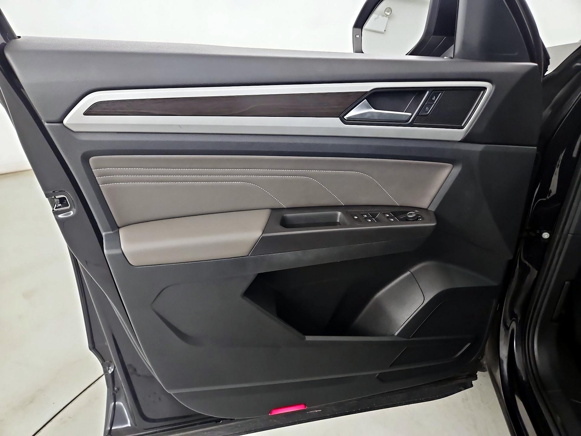 Thumbnail: 2022 Volkswagen Atlas - 12