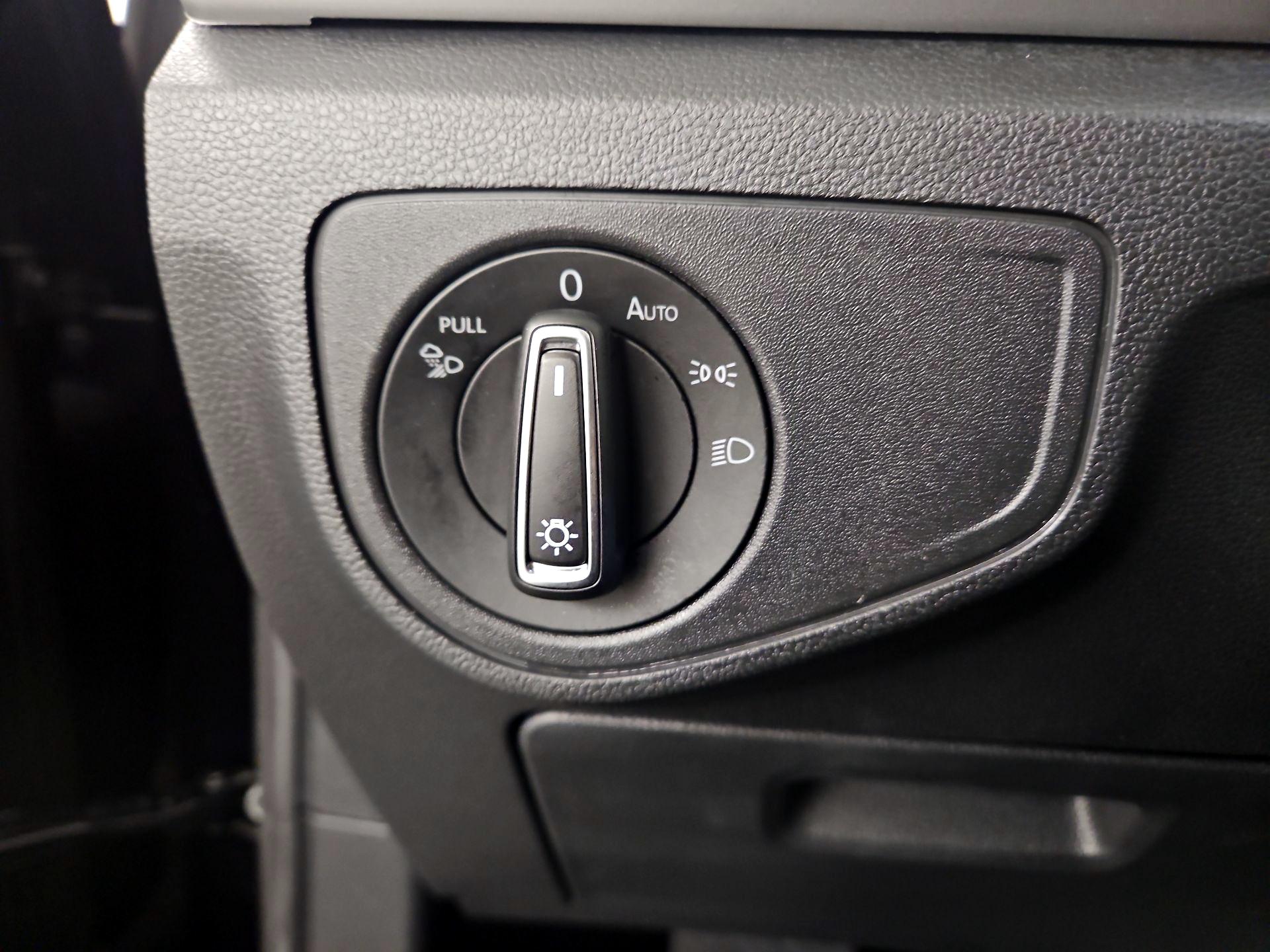 Thumbnail: 2022 Volkswagen Atlas - 13