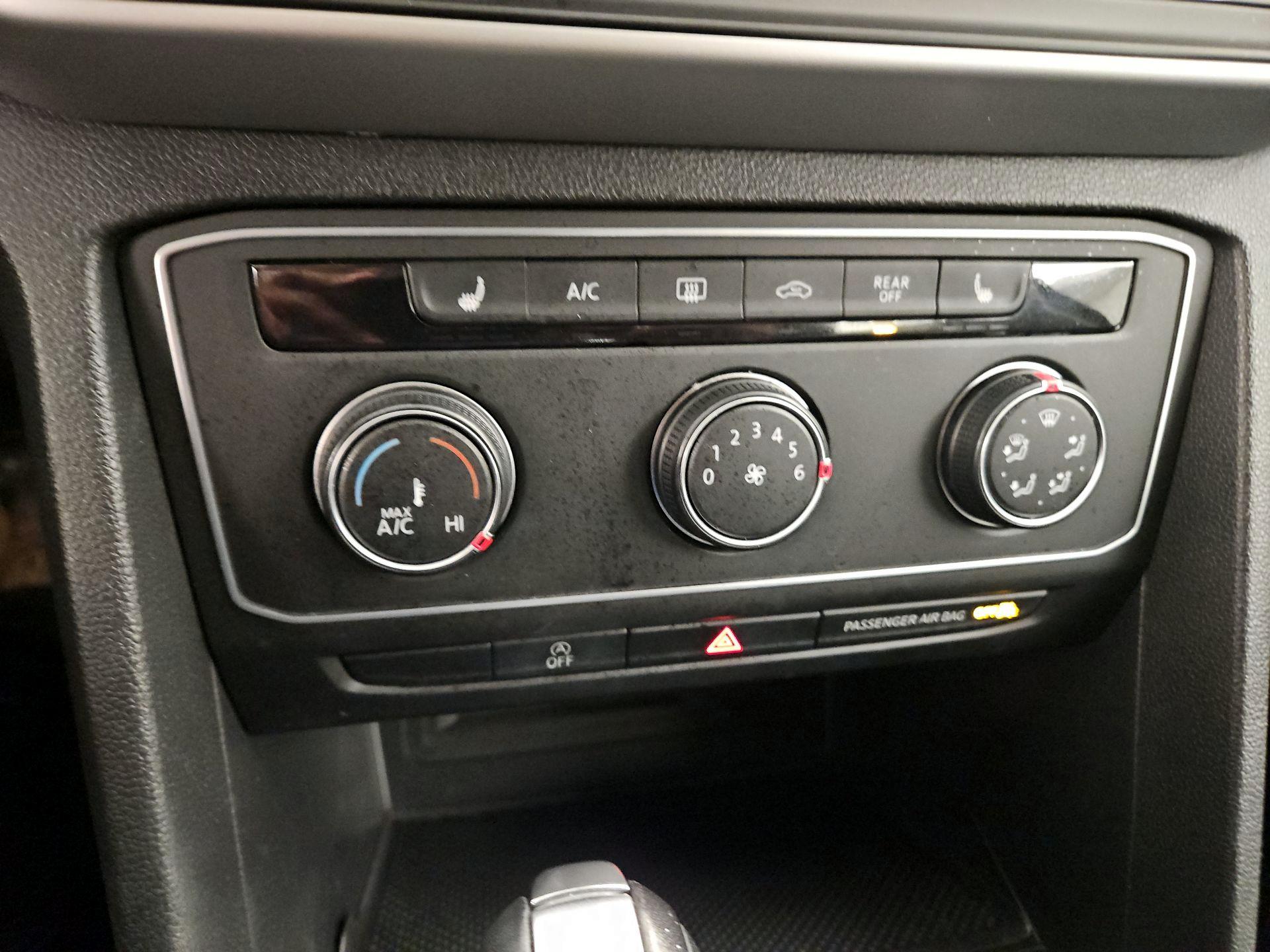 Thumbnail: 2022 Volkswagen Atlas - 16