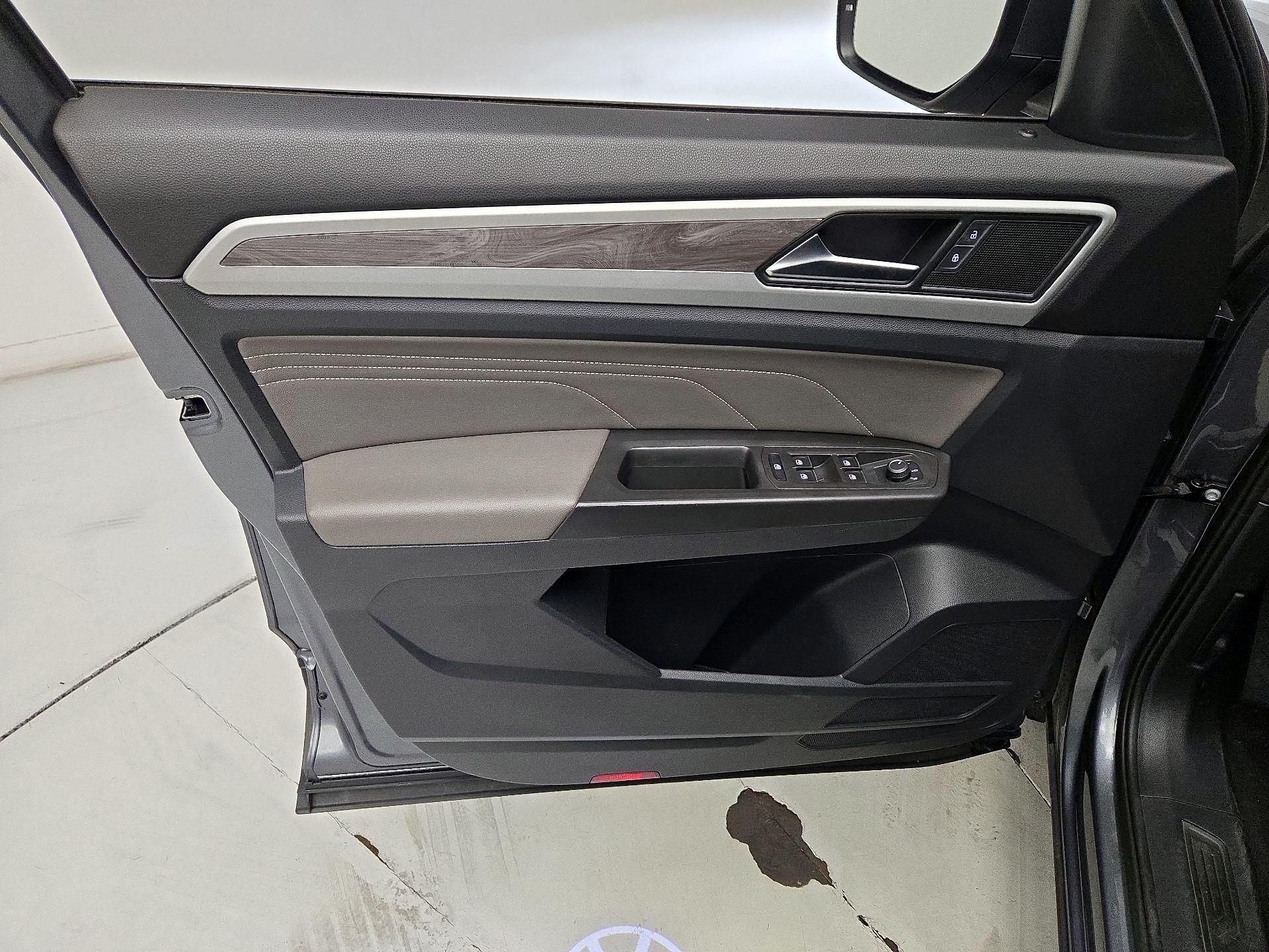 Thumbnail: 2022 Volkswagen Atlas - 12