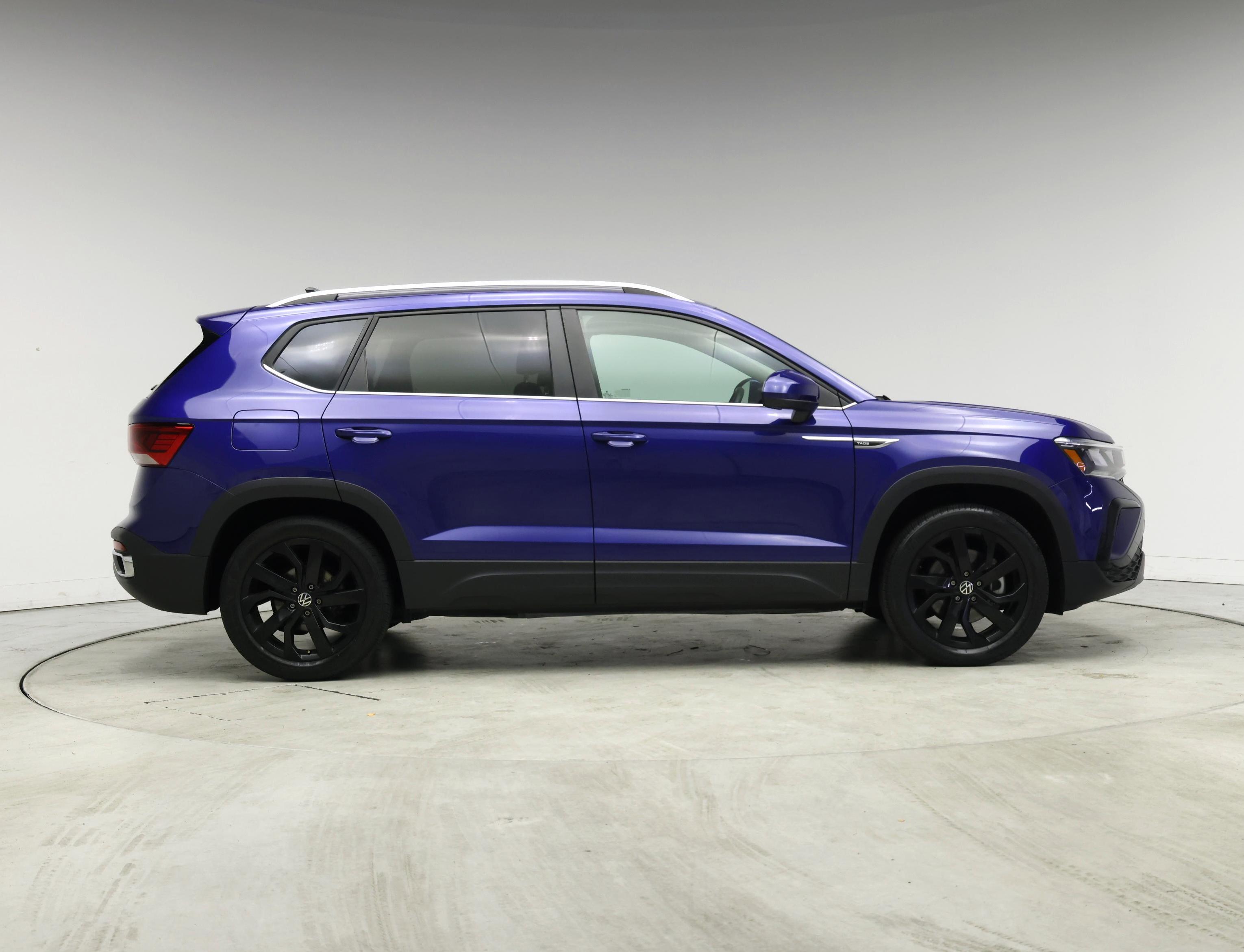 Thumbnail: 2023 Volkswagen Taos - 7