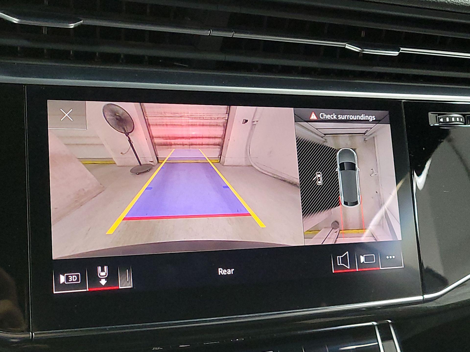 Thumbnail: 2021 Audi Q8 - 11