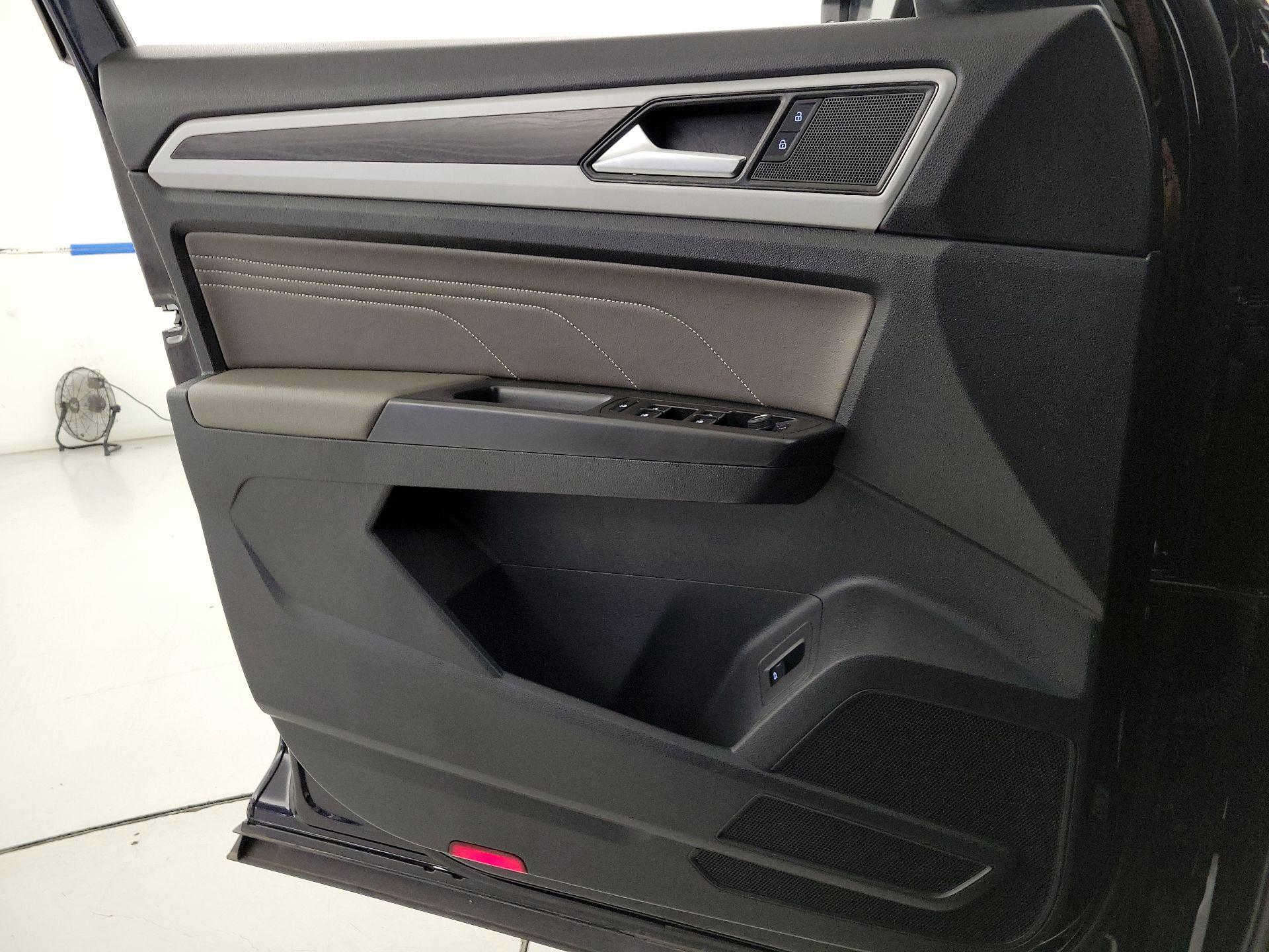 Thumbnail: 2023 Volkswagen Atlas - 12