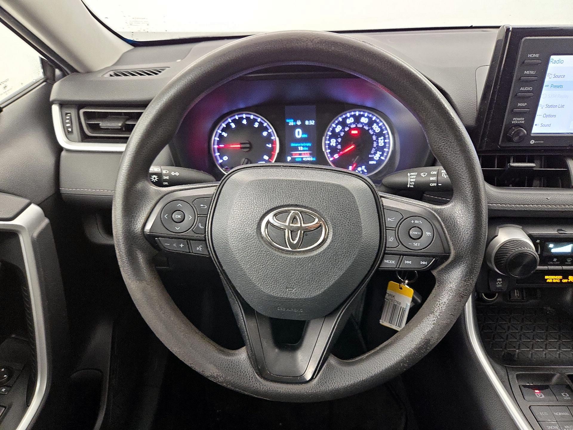 Thumbnail: 2022 Toyota RAV4 - 10