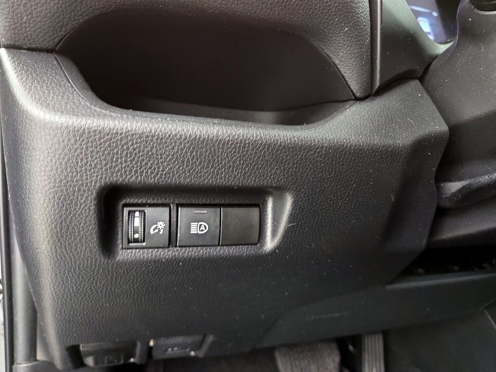 Thumbnail: 2022 Toyota RAV4 - 13