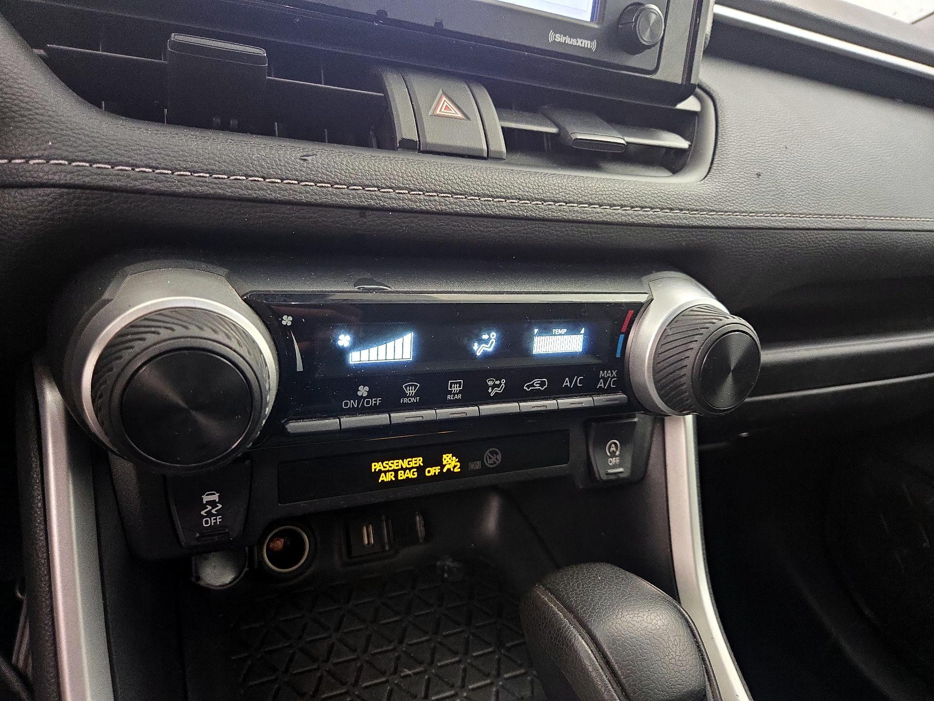 Thumbnail: 2022 Toyota RAV4 - 16