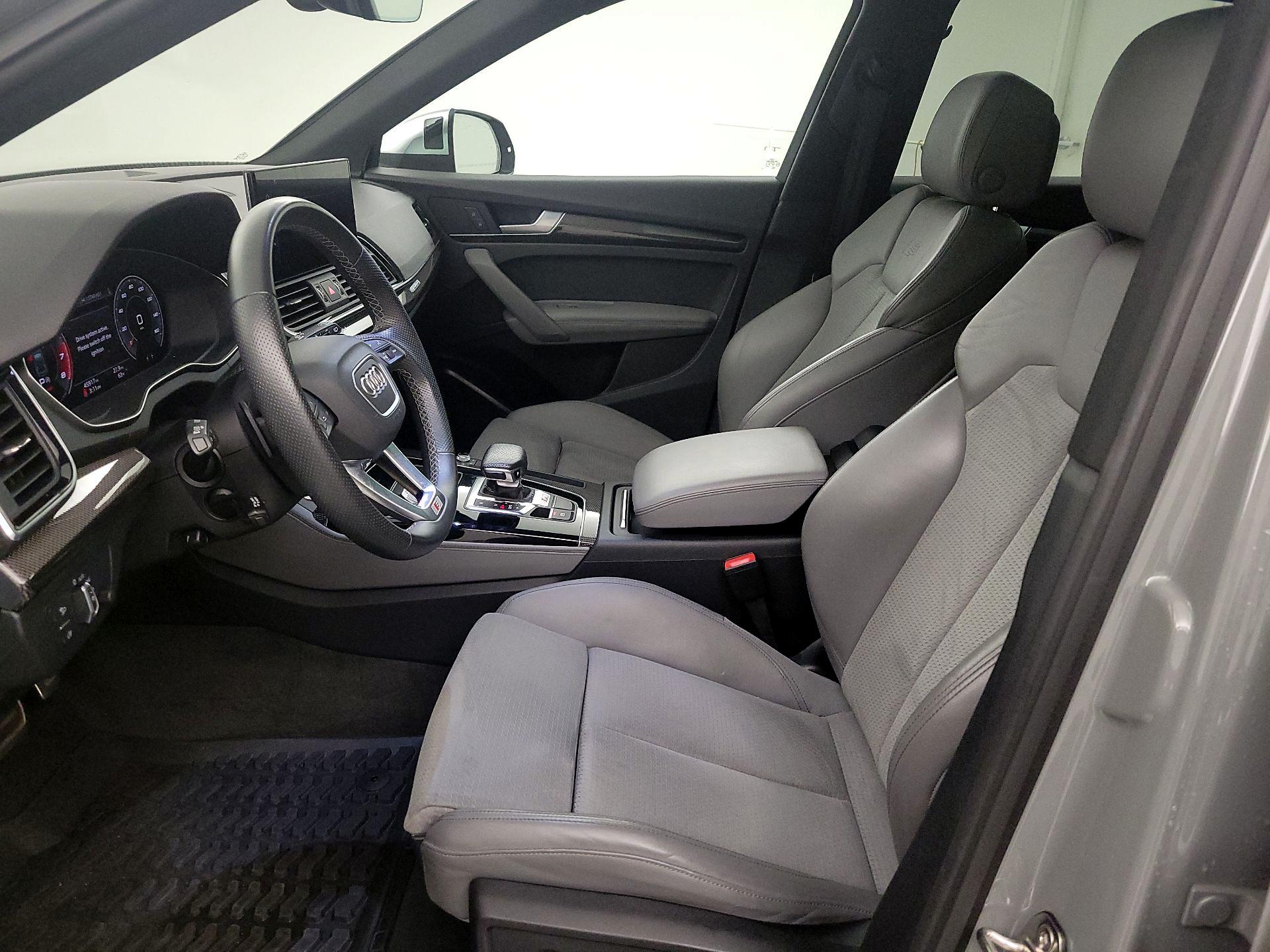 Thumbnail: 2022 Audi SQ5 - 11