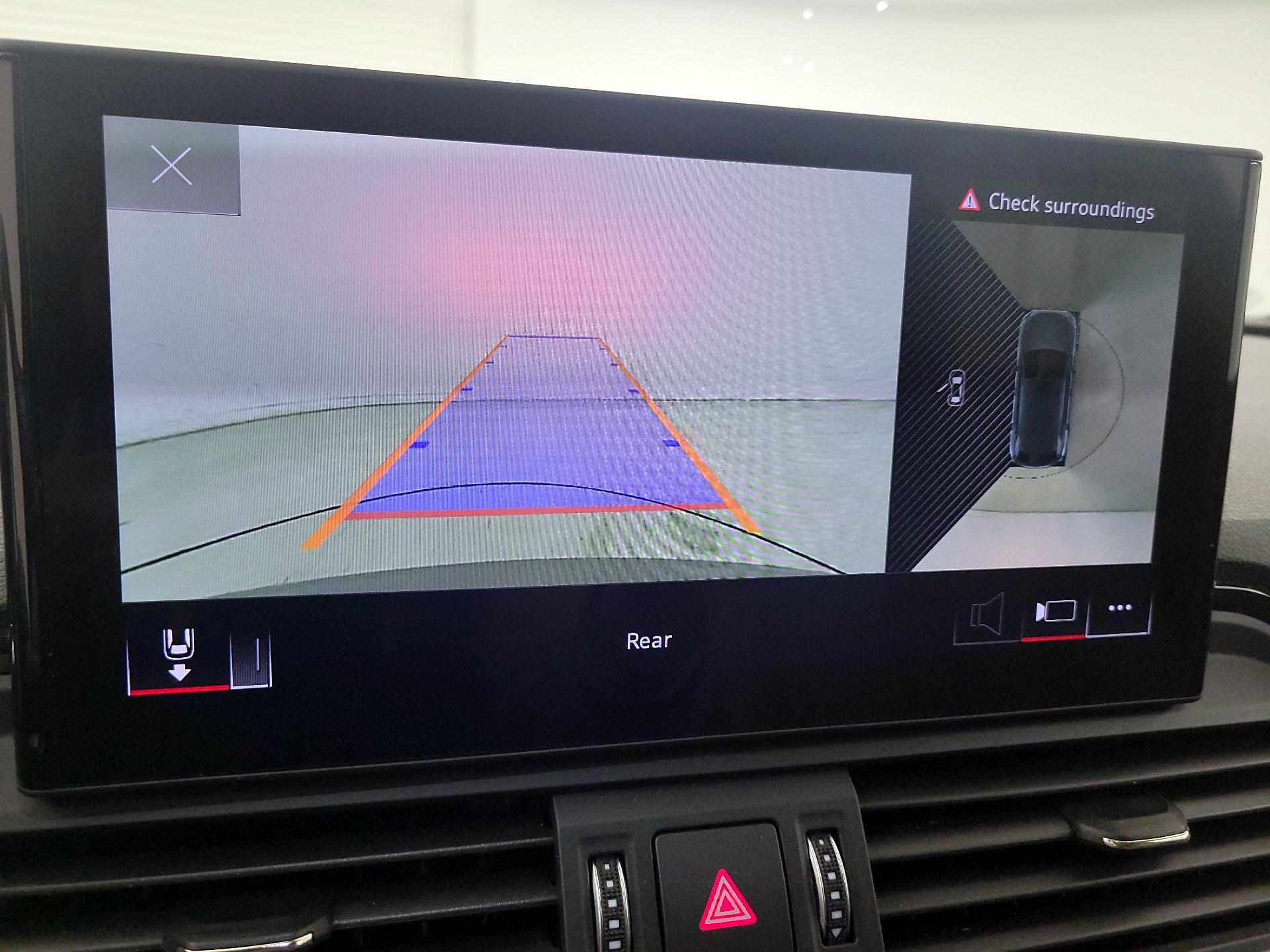 Thumbnail: 2022 Audi SQ5 - 14