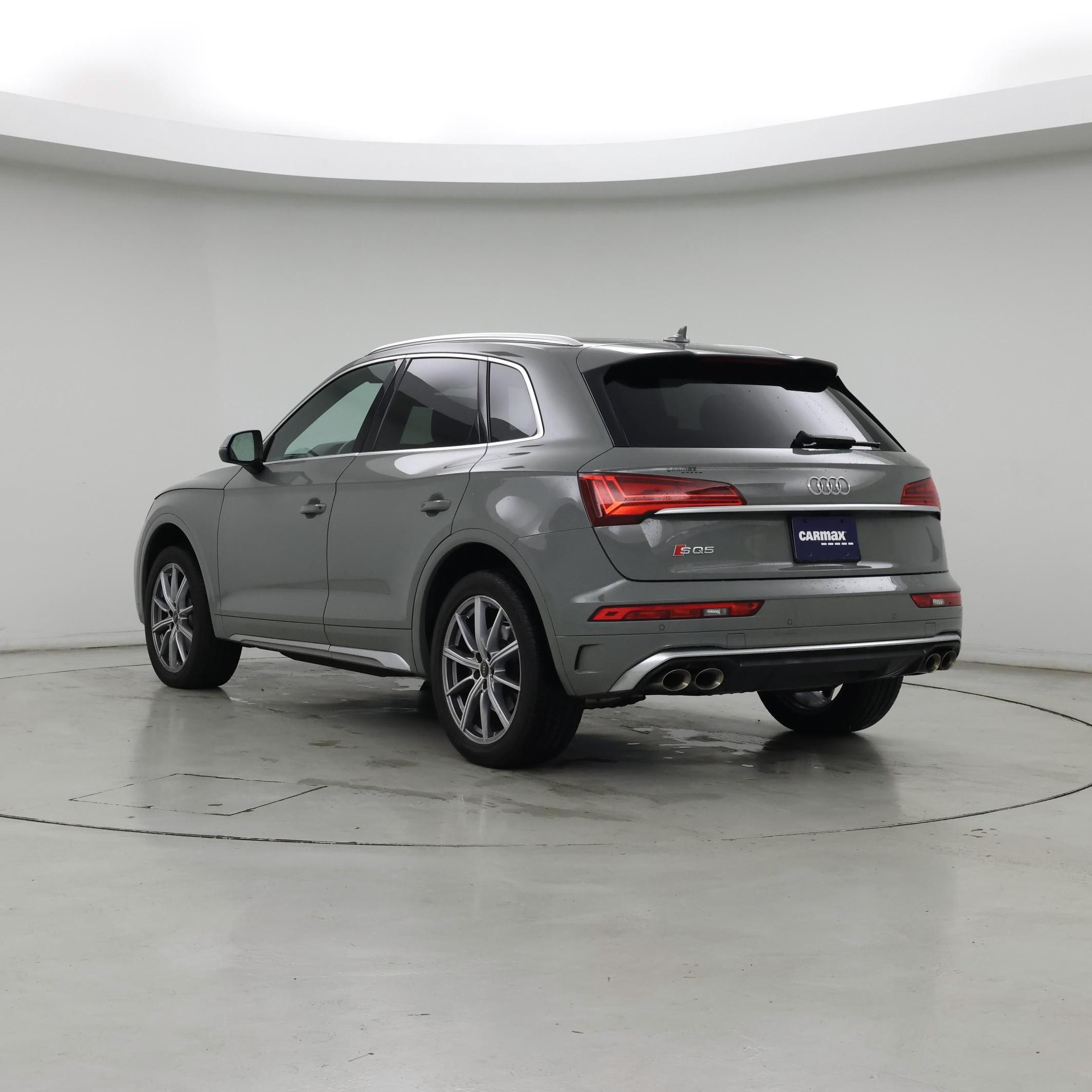 Thumbnail: 2022 Audi SQ5 - 2