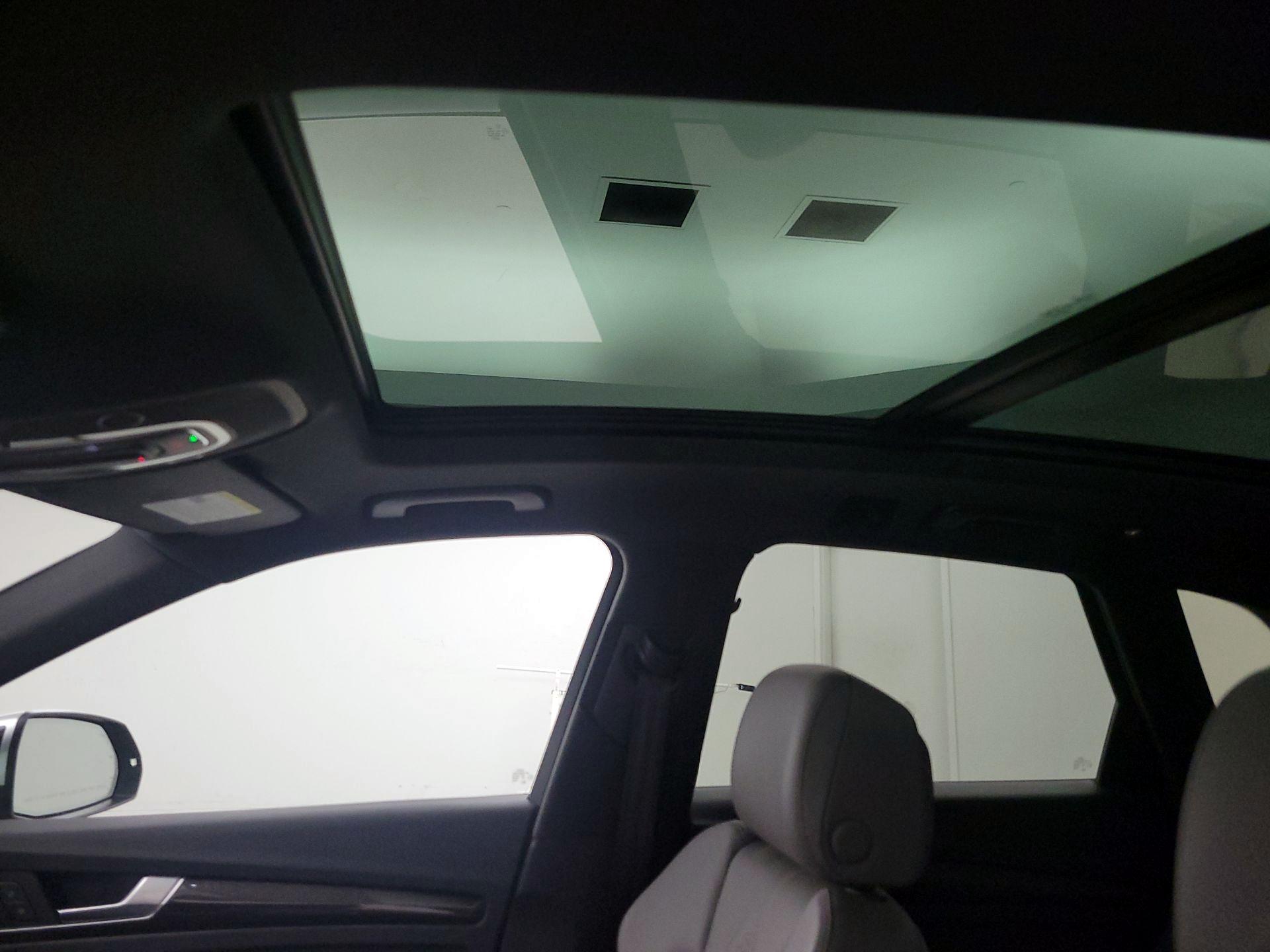 Thumbnail: 2022 Audi SQ5 - 19