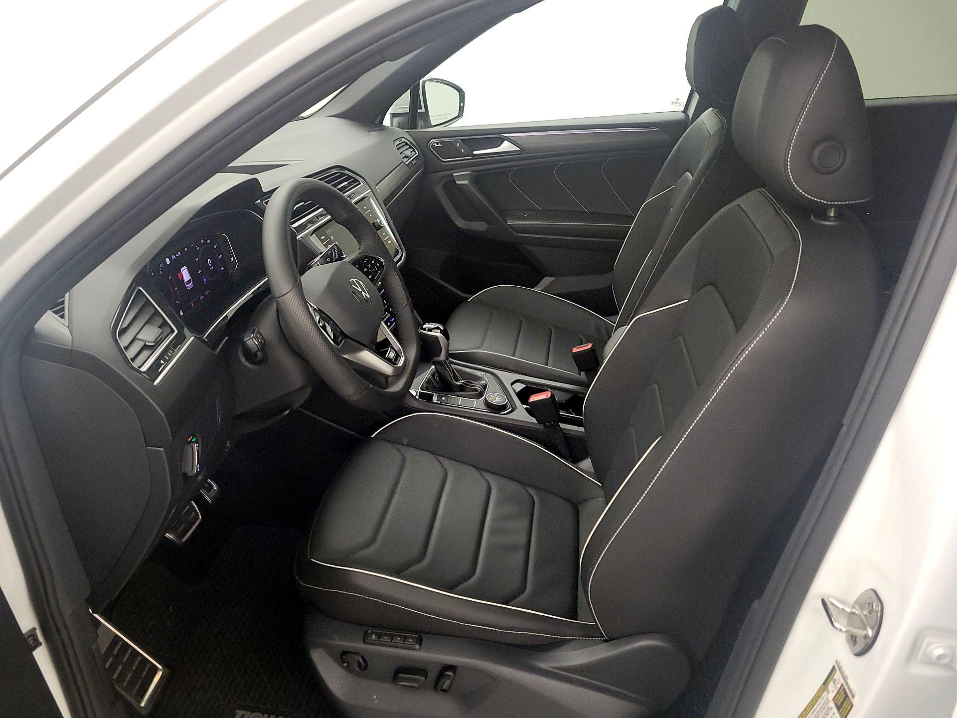 Thumbnail: 2024 Volkswagen Tiguan - 11