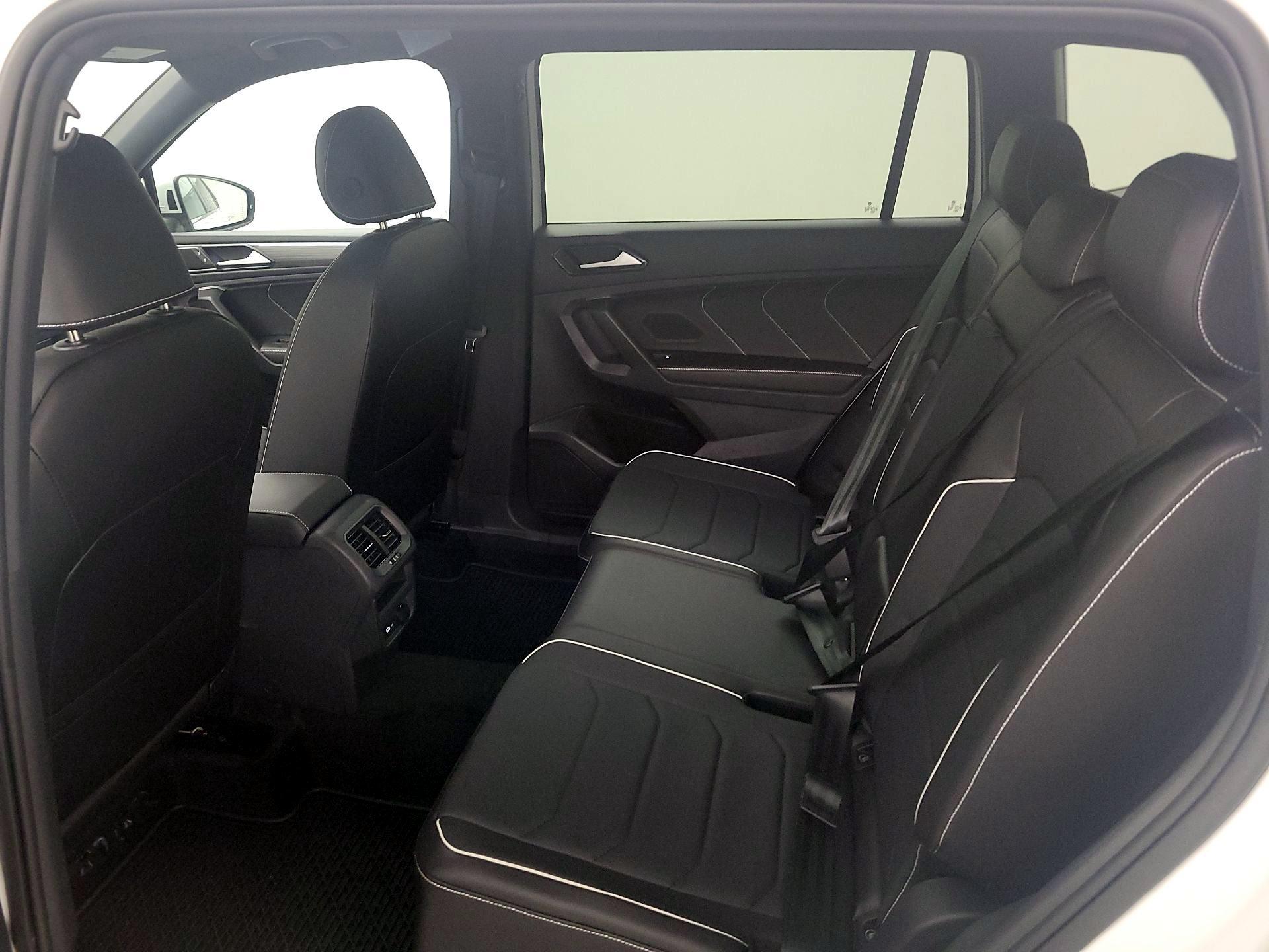 Thumbnail: 2024 Volkswagen Tiguan - 20