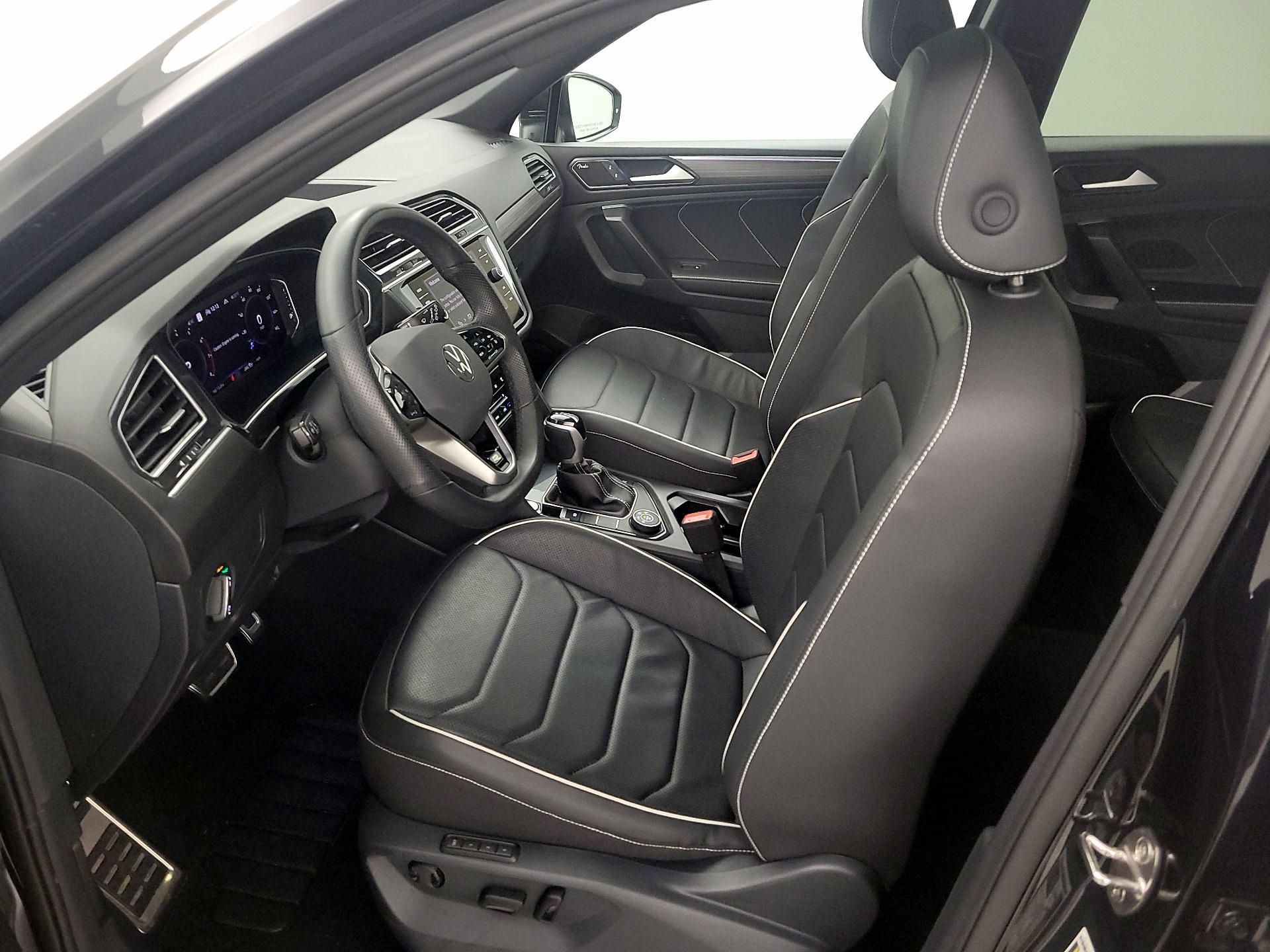 Thumbnail: 2024 Volkswagen Tiguan - 11