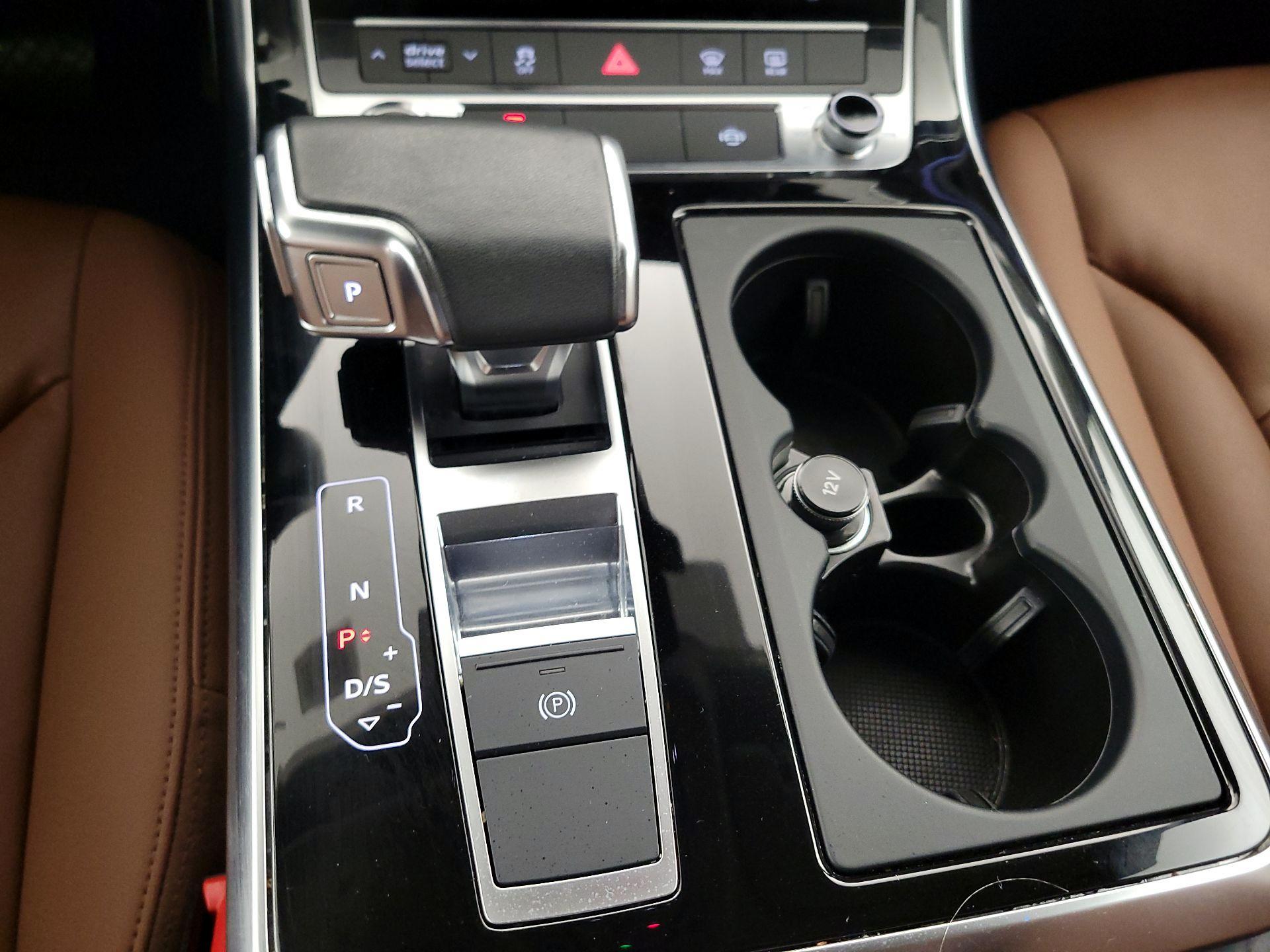 Thumbnail: 2022 Audi Q8 - 18