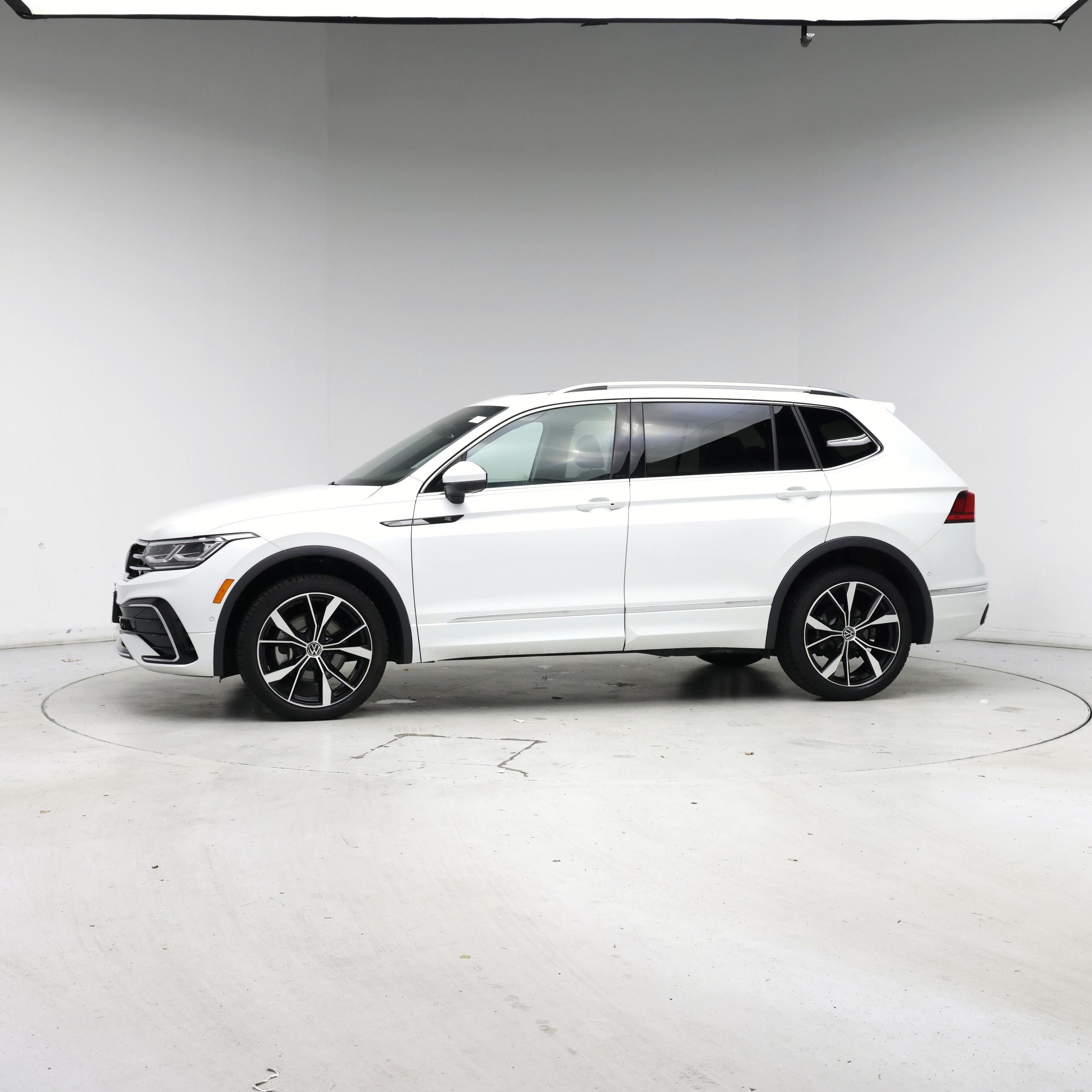 Thumbnail: 2024 Volkswagen Tiguan - 3